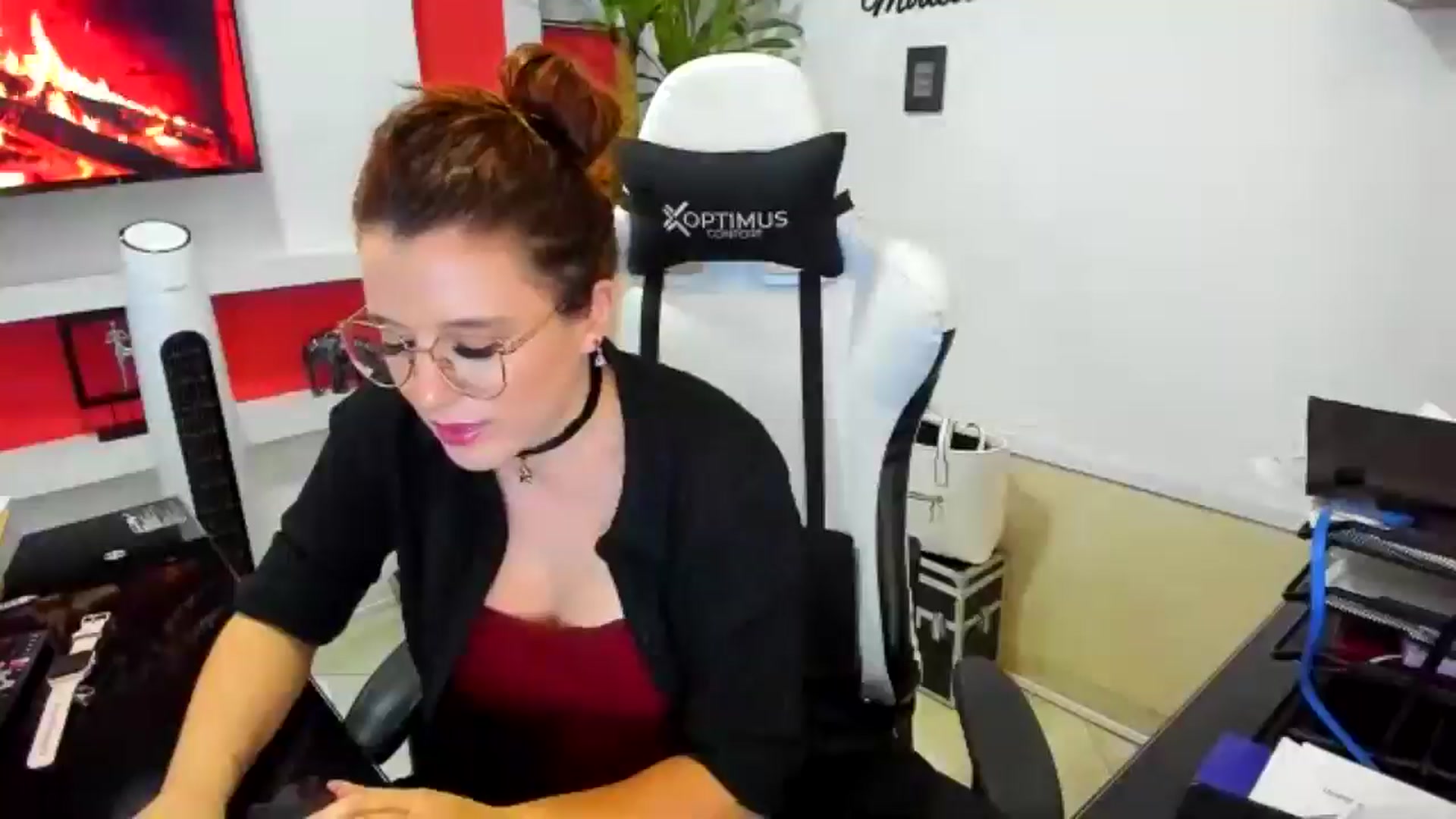 Gallery image thumbnail from Ema04's myfreecams stream on, 07/02/2025, 24:33 image 2 of 20