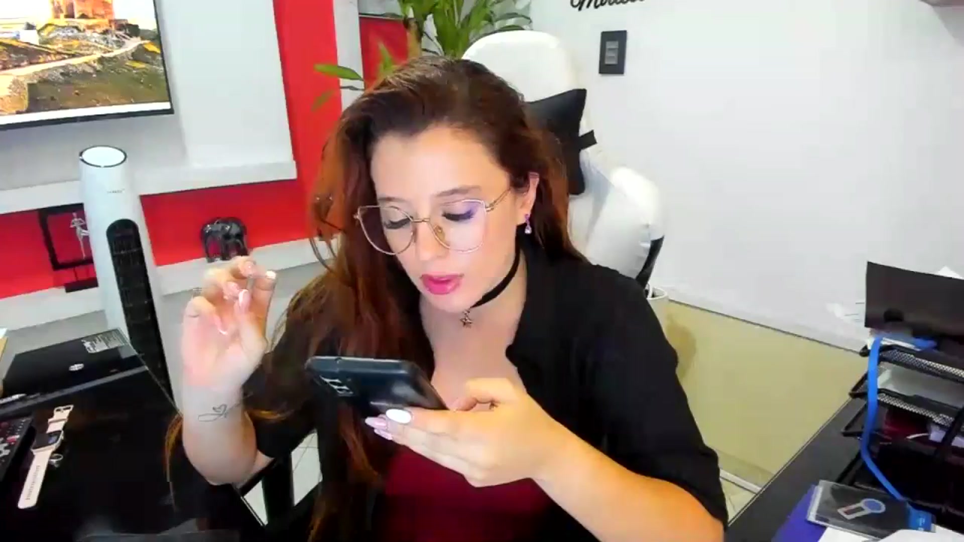 Gallery image thumbnail from Ema04's myfreecams stream on, 07/02/2025, 24:33 image 19 of 20