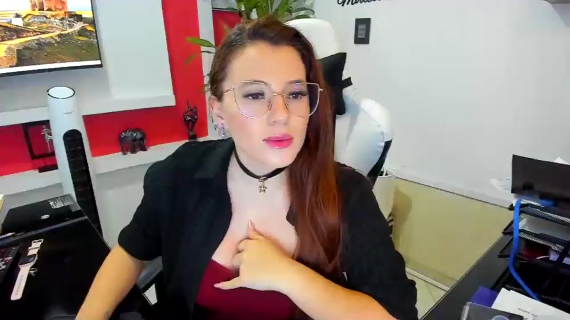 Gallery image thumbnail from Ema04's myfreecams stream on, 07/02/2025, 24:33 image 13 of 20