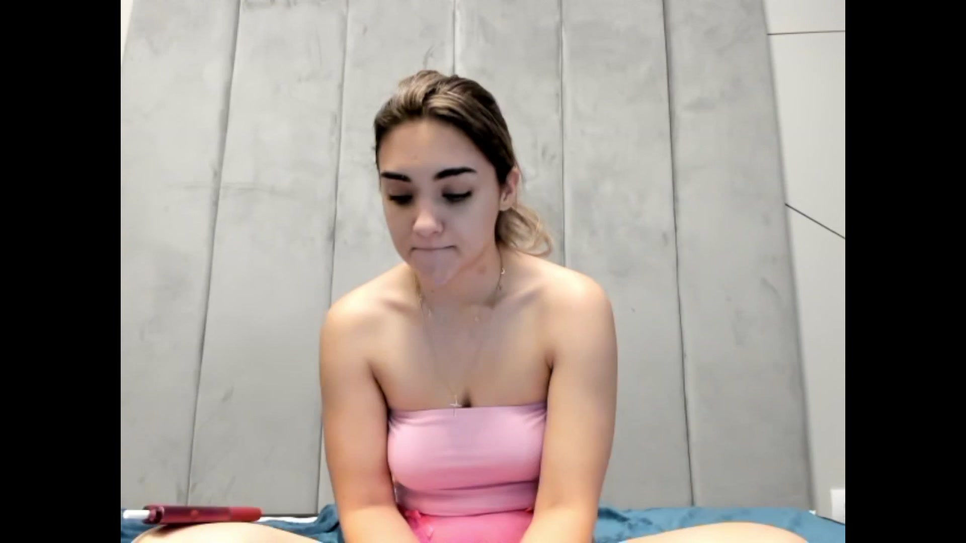 Gallery image thumbnail from EmaCrystal's myfreecams stream on, 06/01/2025, 12:40 image 19 of 20
