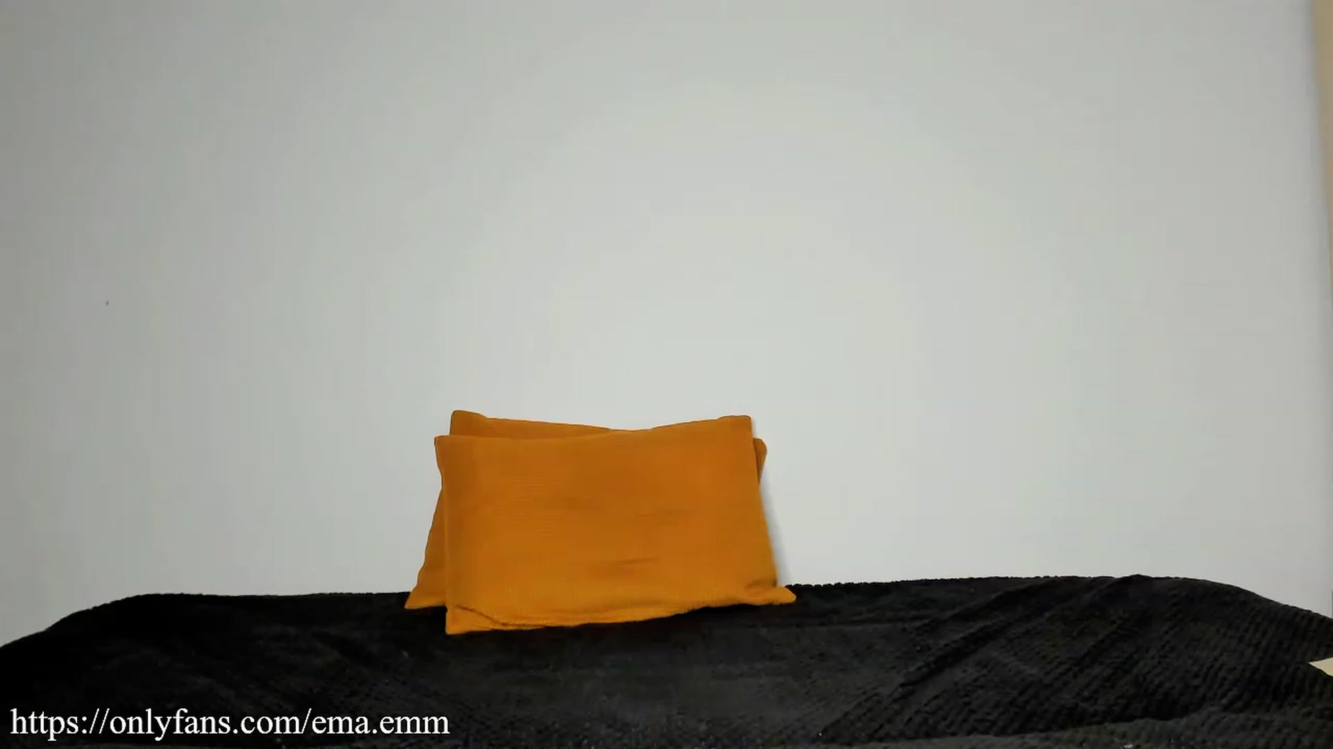 Gallery image thumbnail from Ema_em's myfreecams stream on, 04/05/2023, 22:28 image 18 of 20