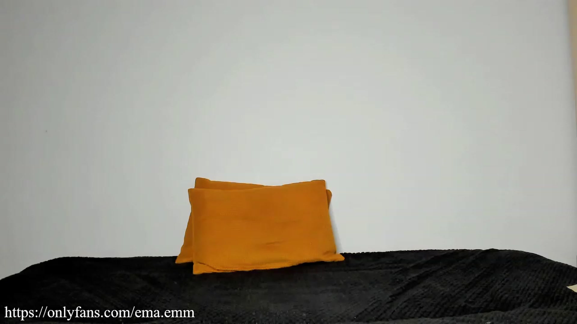 Gallery image thumbnail from Ema_em's myfreecams stream on, 04/05/2023, 22:28 image 19 of 20