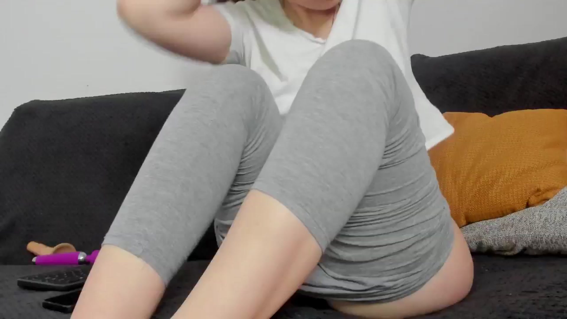 Gallery image thumbnail from Ema_em's myfreecams stream on, 04/30/2024, 23:01 image 14 of 20