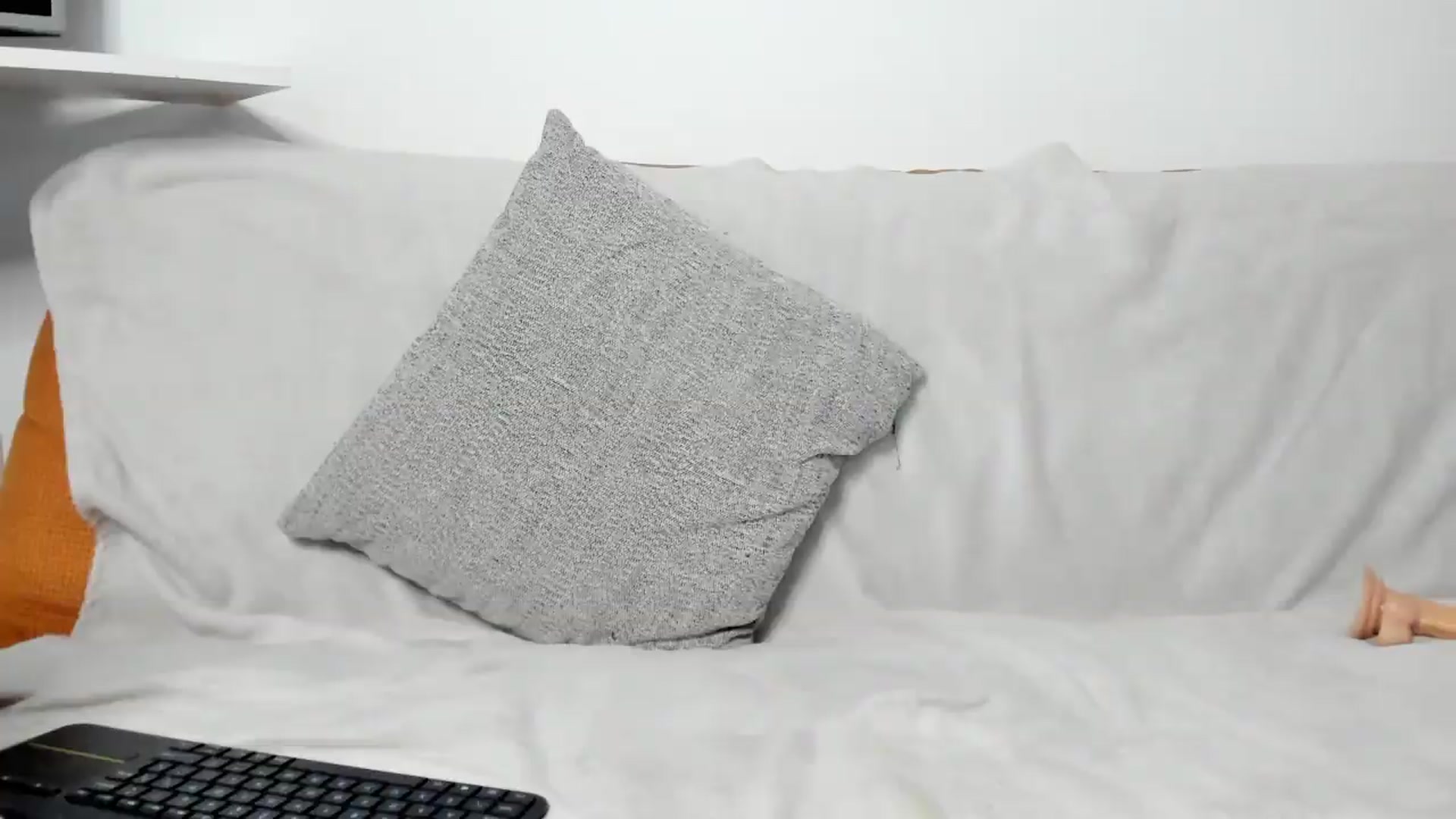Gallery image thumbnail from Ema_em's myfreecams stream on, 07/17/2026, 22:16 image 17 of 20