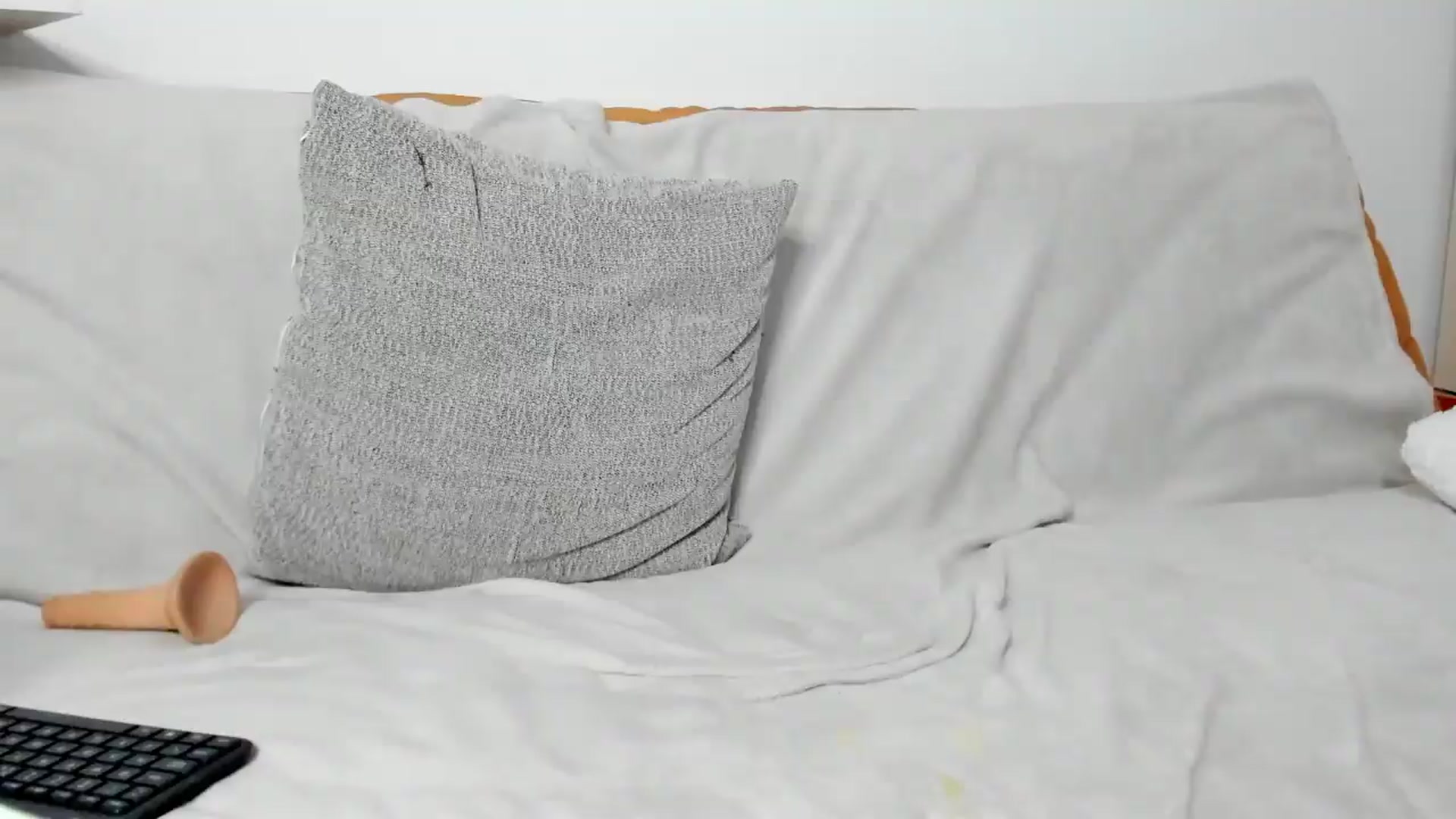 Gallery image thumbnail from Ema_em's myfreecams stream on, 07/18/2026, 23:23 image 16 of 20