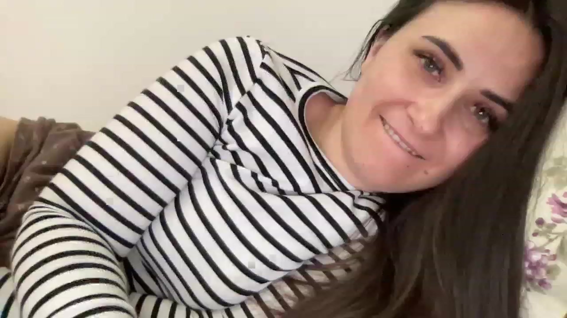 Gallery image thumbnail from Emafox's myfreecams stream on, 04/29/2023, 19:02 image 6 of 20