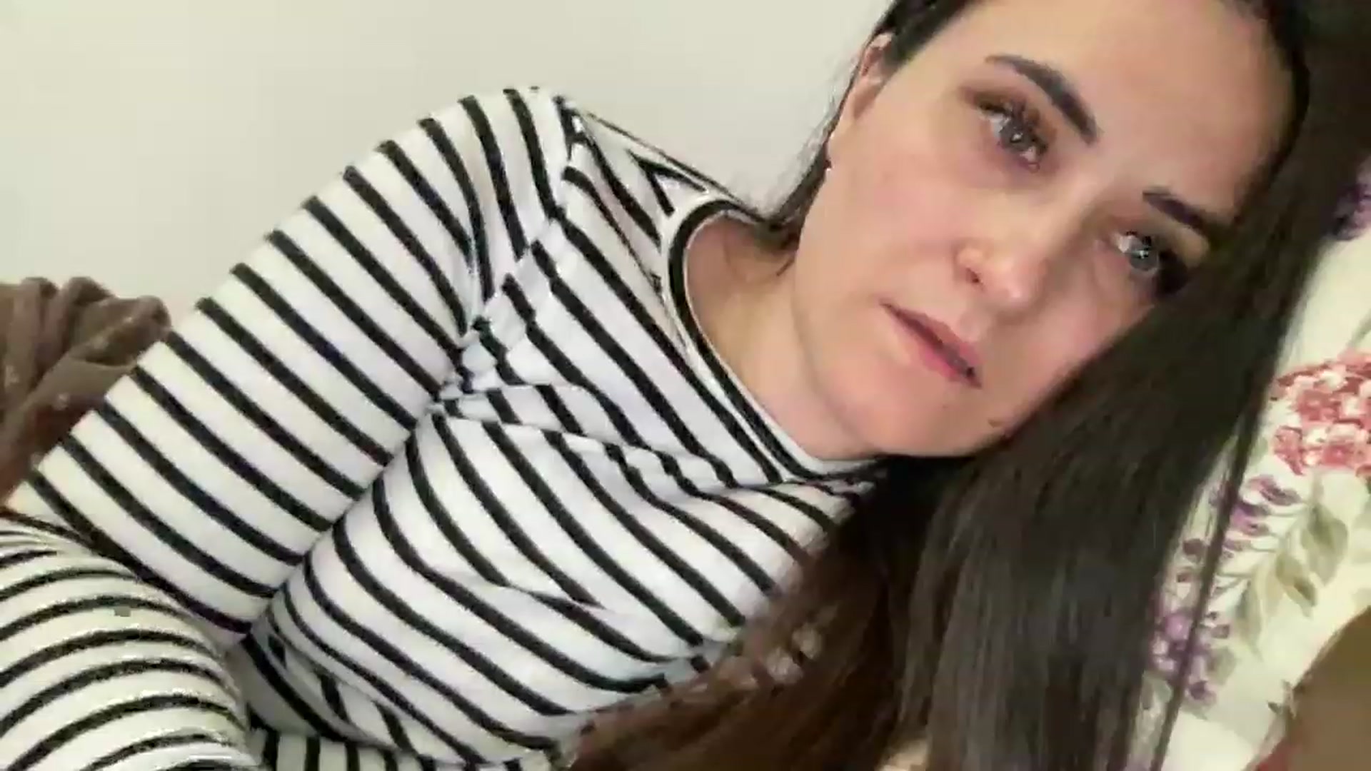 Gallery image thumbnail from Emafox's myfreecams stream on, 04/29/2023, 19:02 image 13 of 20