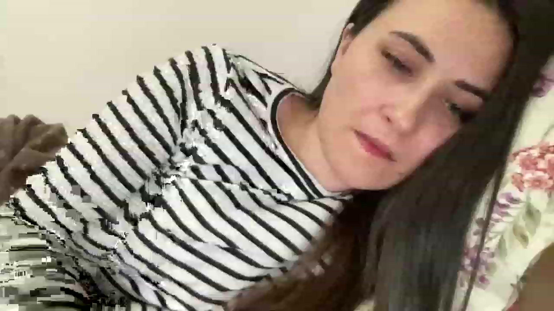 Gallery image thumbnail from Emafox's myfreecams stream on, 04/29/2023, 19:02 image 12 of 20