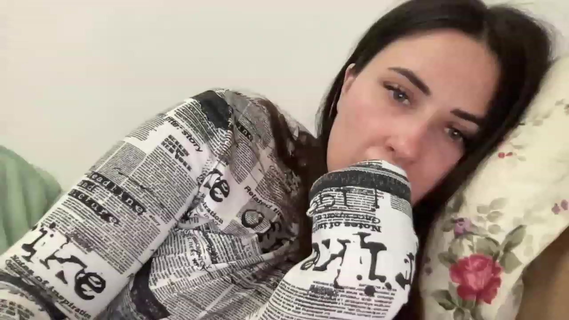 Gallery image thumbnail from Emafox's myfreecams stream on, 05/02/2023, 16:00 image 15 of 20