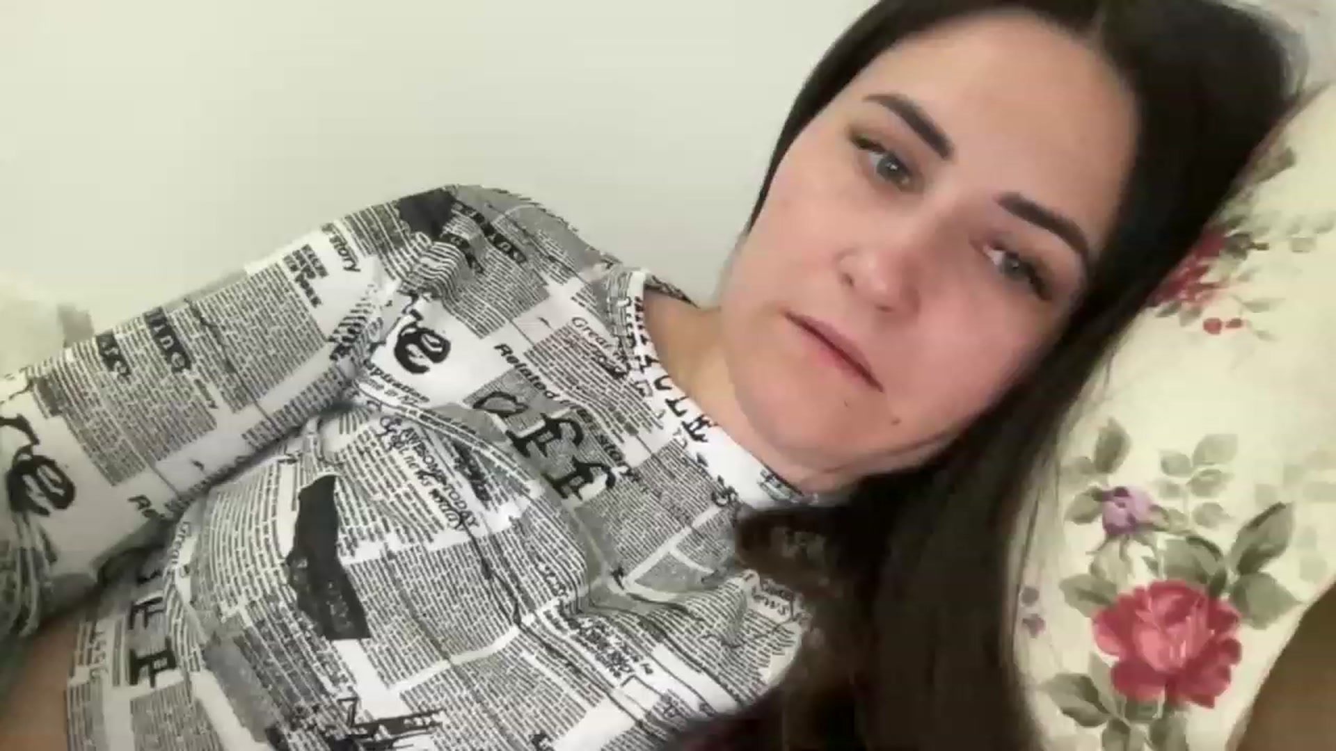 Gallery image thumbnail from Emafox's myfreecams stream on, 05/02/2023, 16:00 image 3 of 20