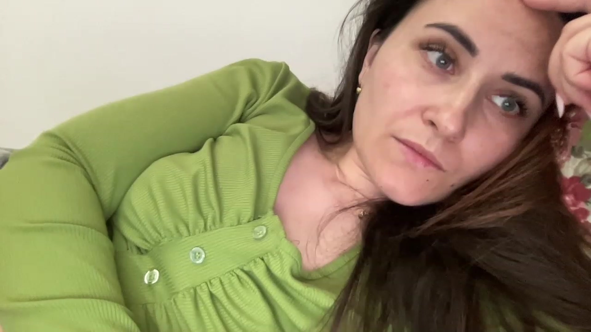 Gallery image thumbnail from Emafox's myfreecams stream on, 05/05/2023, 15:52 image 18 of 20