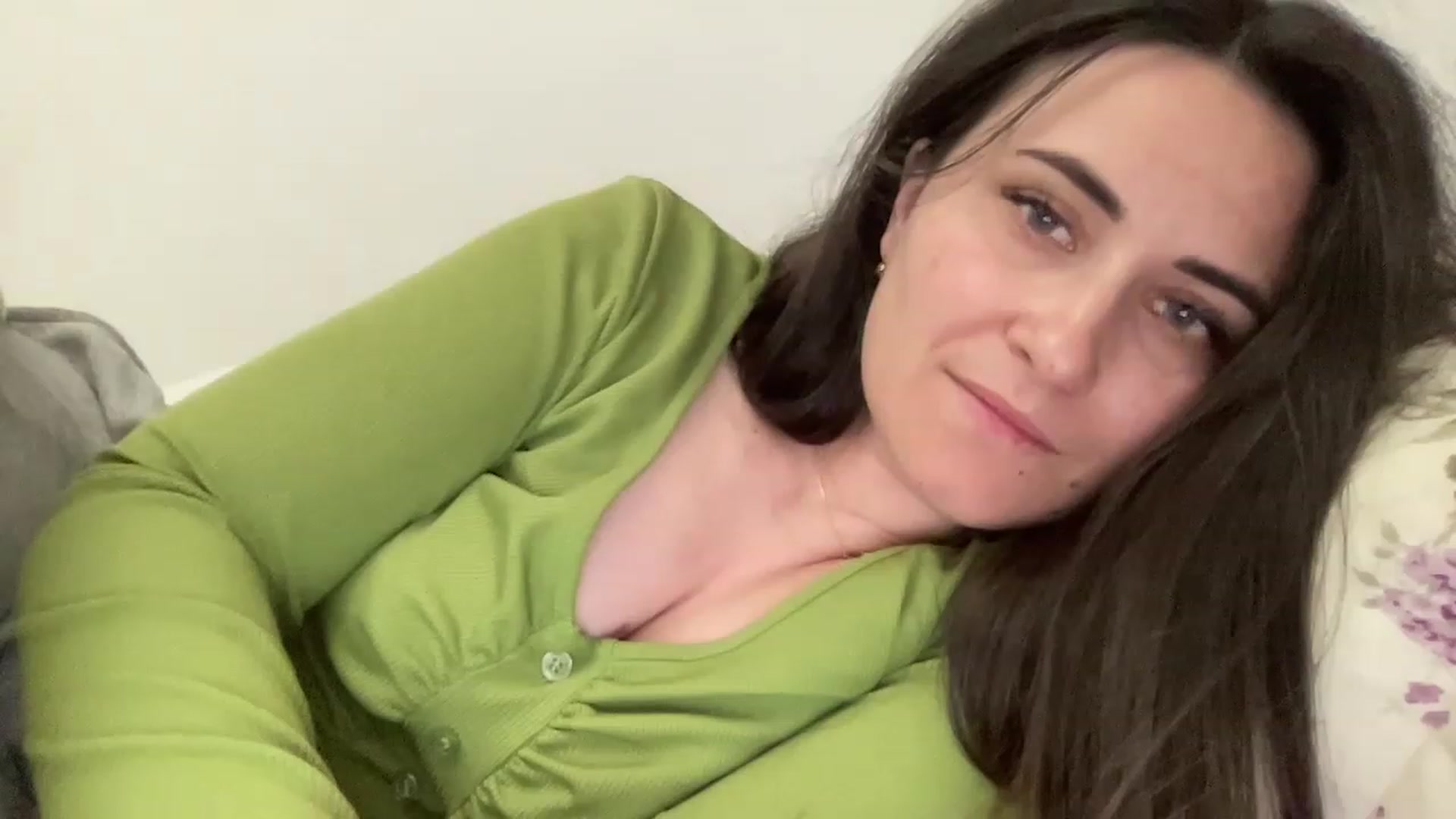 Gallery image thumbnail from Emafox's myfreecams stream on, 05/05/2023, 15:52 image 10 of 20