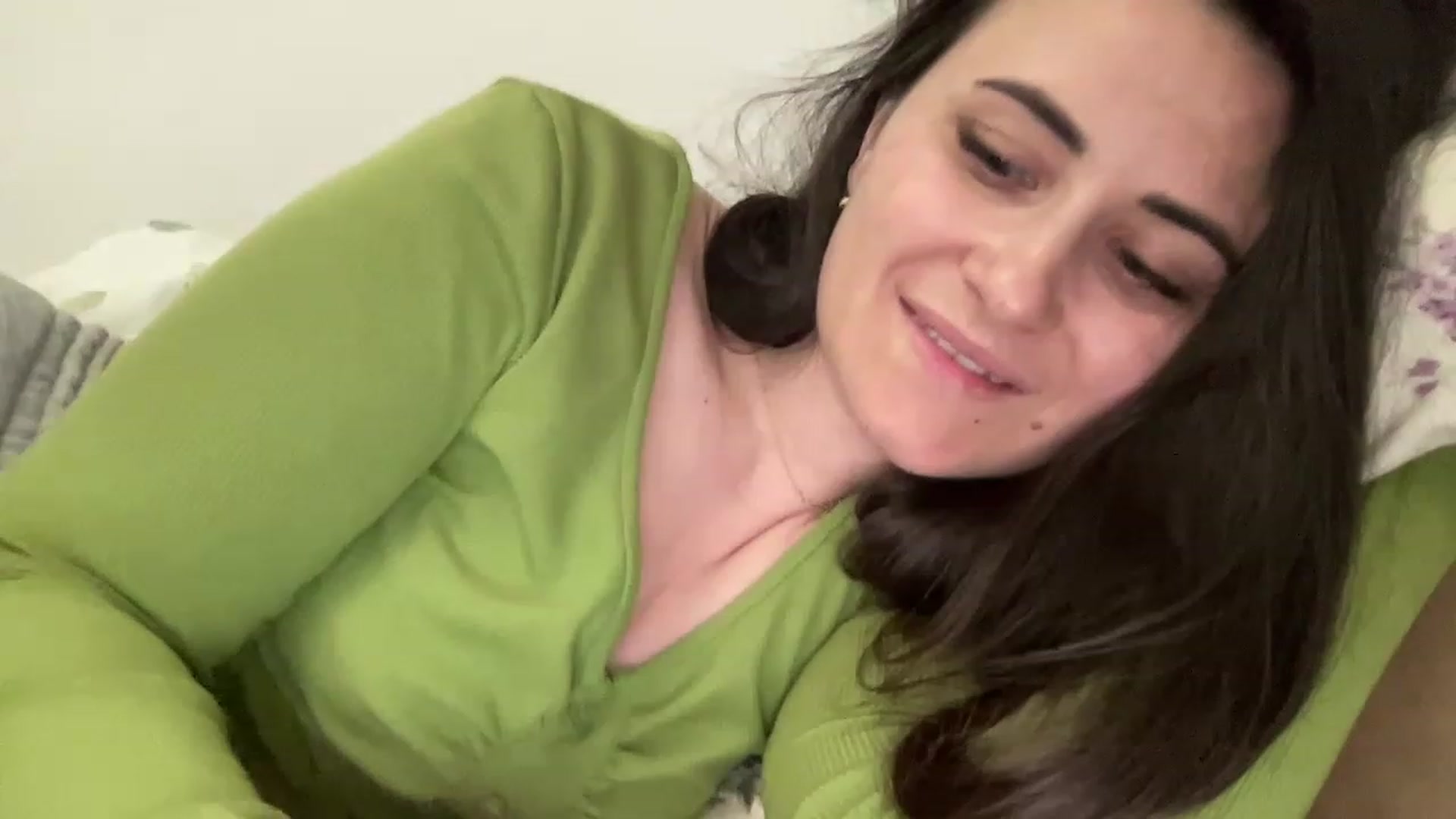 Gallery image thumbnail from Emafox's myfreecams stream on, 05/05/2023, 15:52 image 11 of 20
