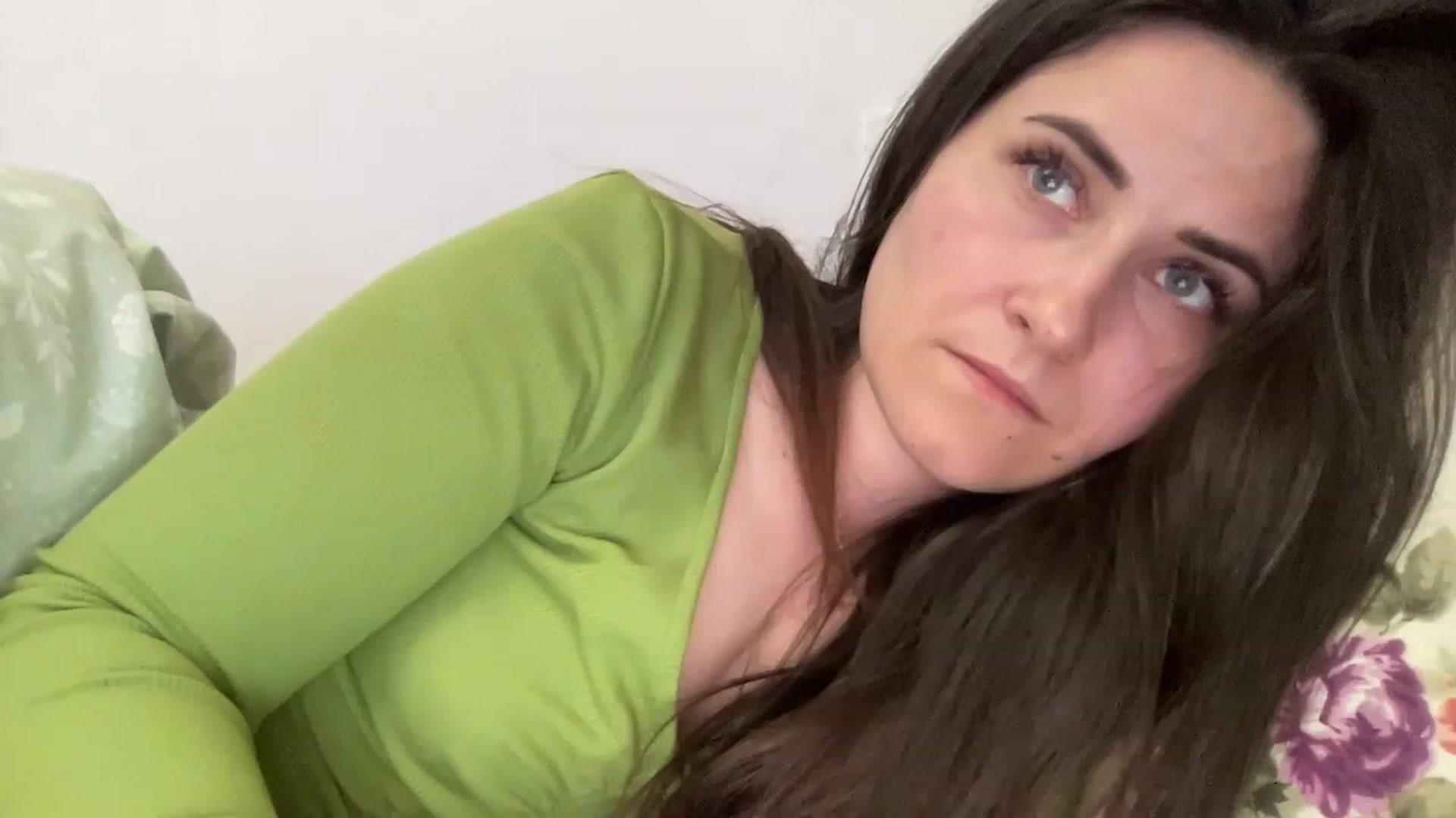 Gallery image thumbnail from Emafox's myfreecams stream on, 05/05/2023, 18:37 image 18 of 20