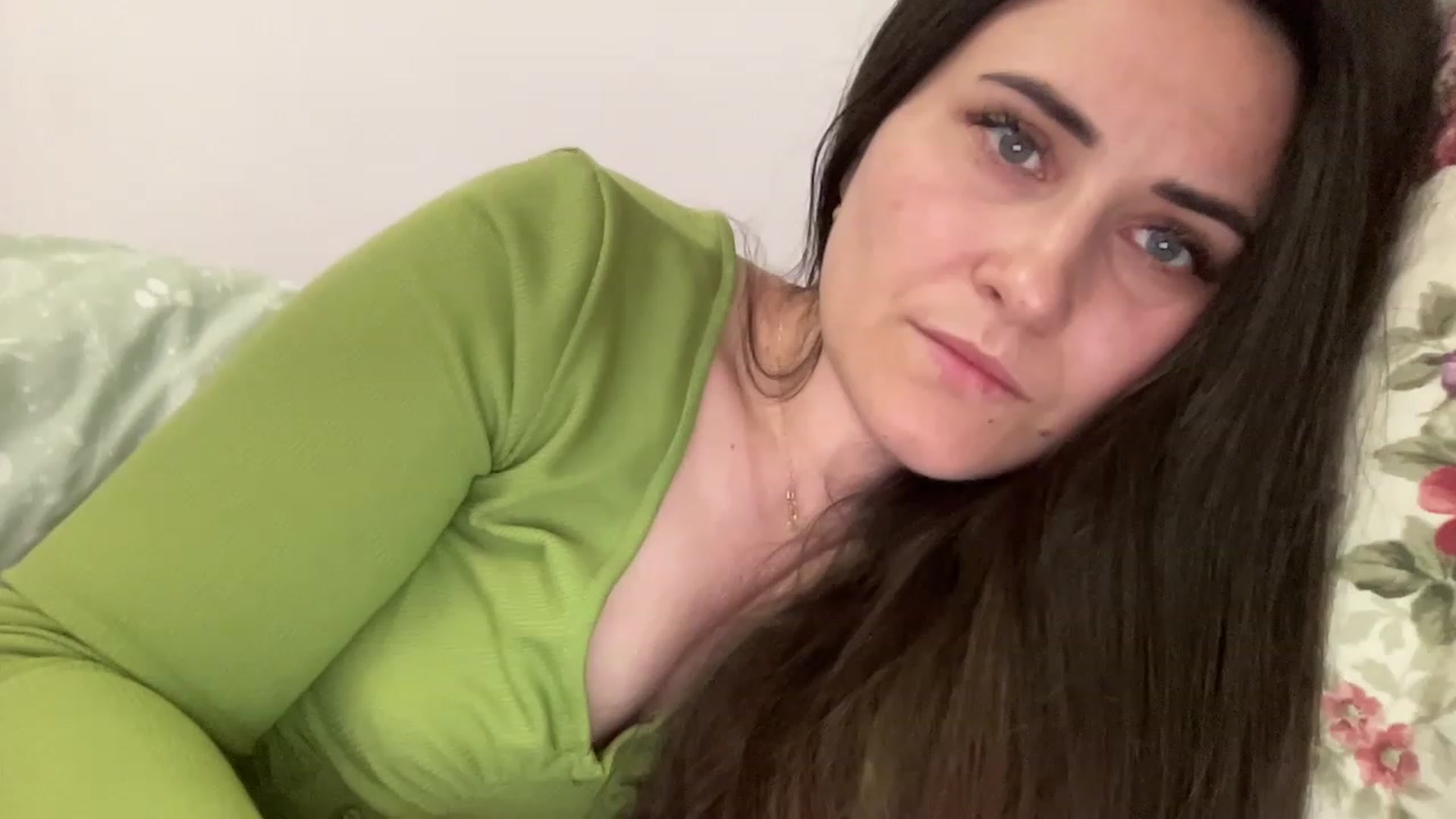 Gallery image thumbnail from Emafox's myfreecams stream on, 05/05/2023, 18:37 image 2 of 20
