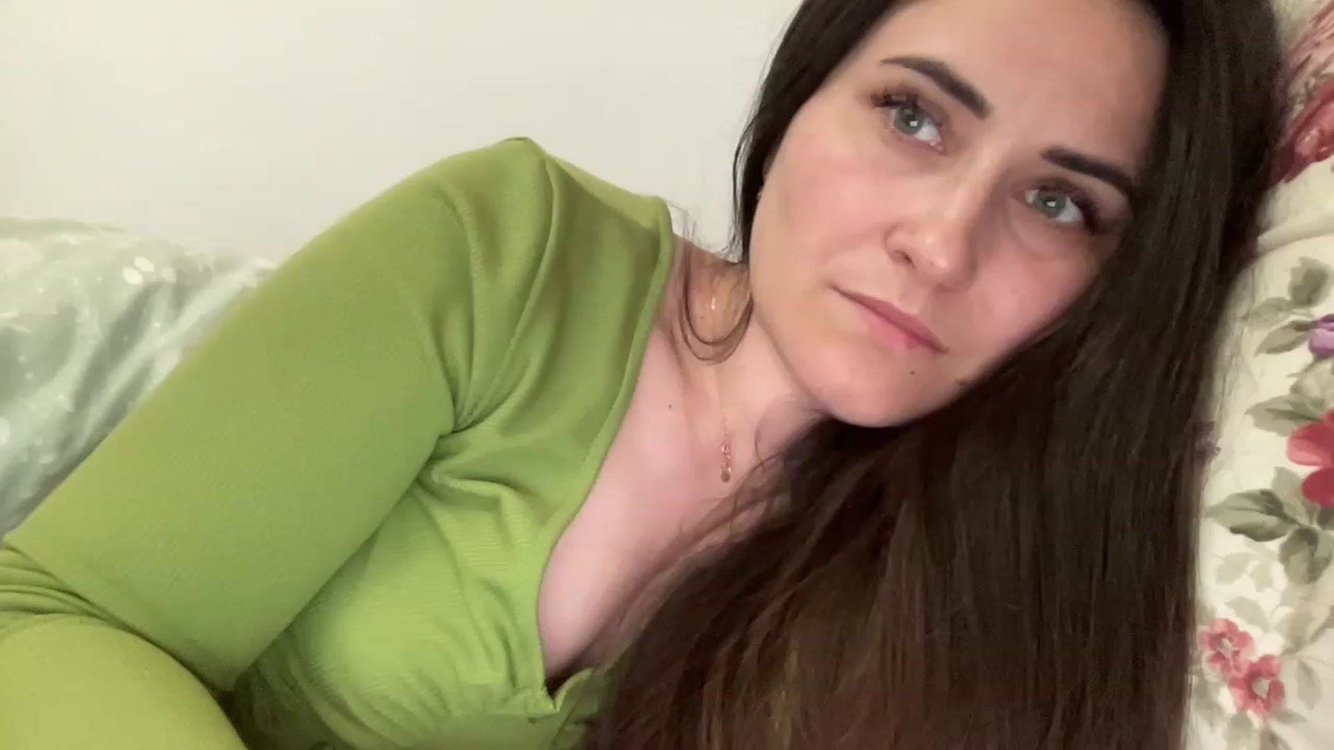 Gallery image thumbnail from Emafox's myfreecams stream on, 05/05/2023, 18:37 image 5 of 20