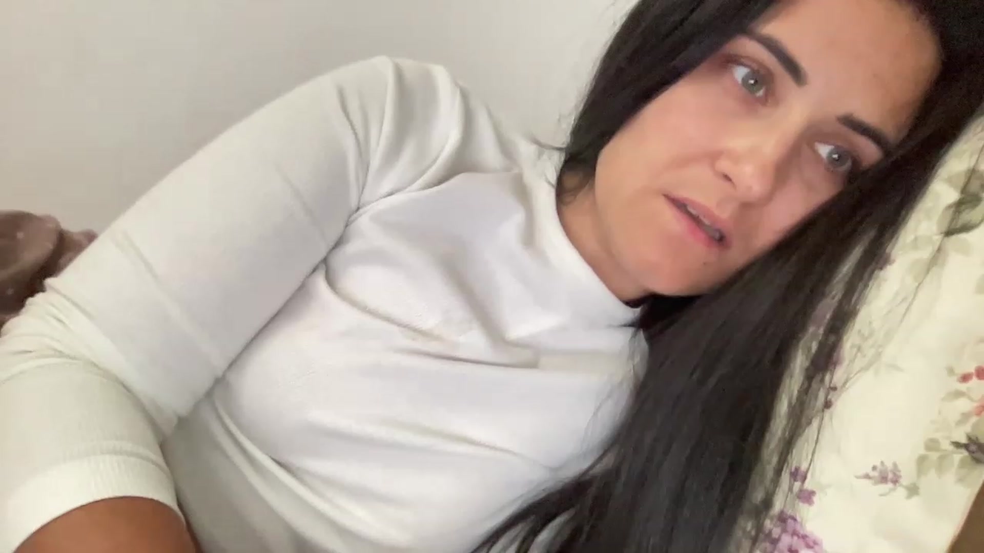 Gallery image thumbnail from Emafox's myfreecams stream on, 07/09/2023, 09:37 image 3 of 20