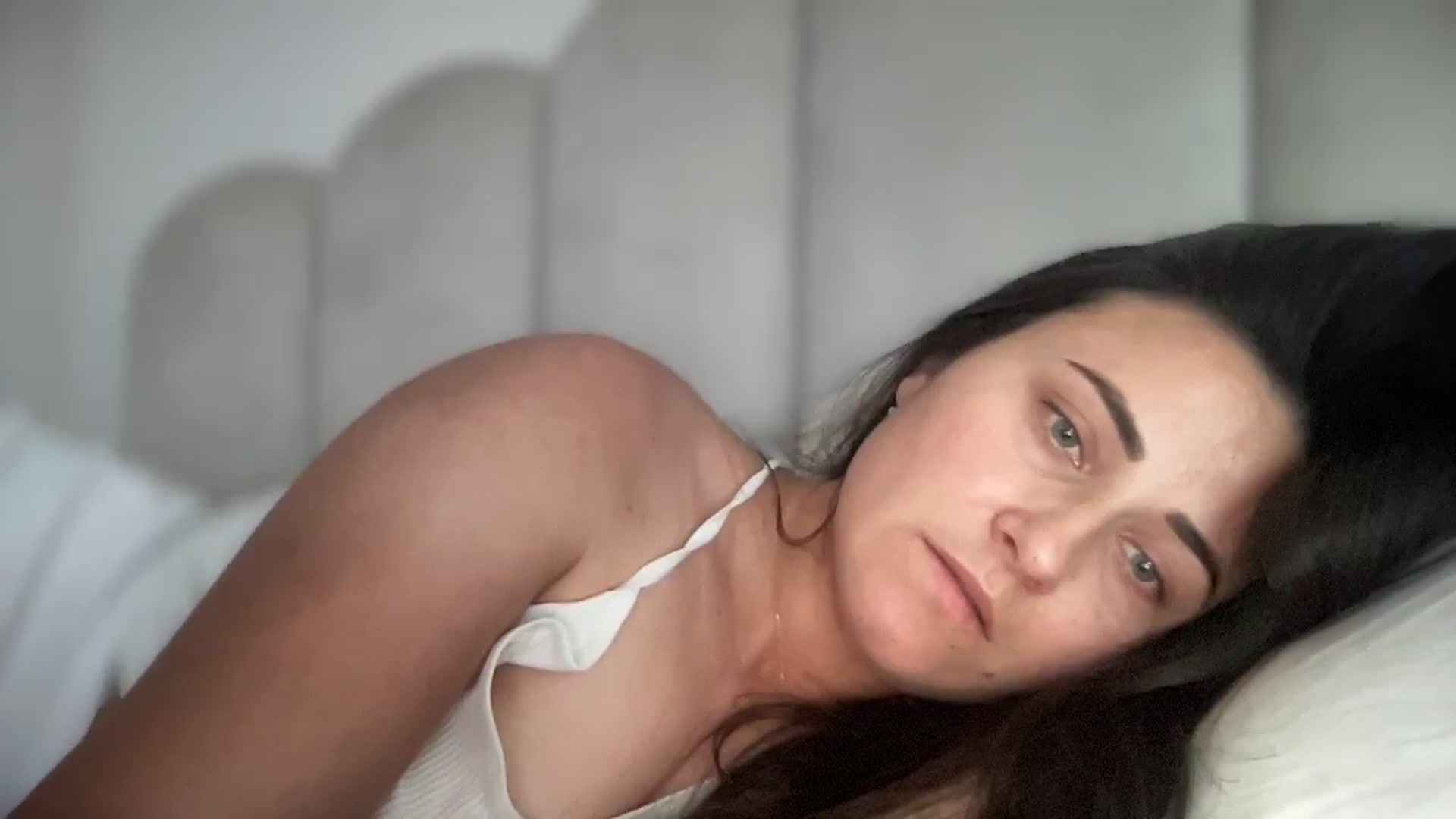 Gallery image thumbnail from Emafox's myfreecams stream on, 09/29/2024, 11:33 image 6 of 20