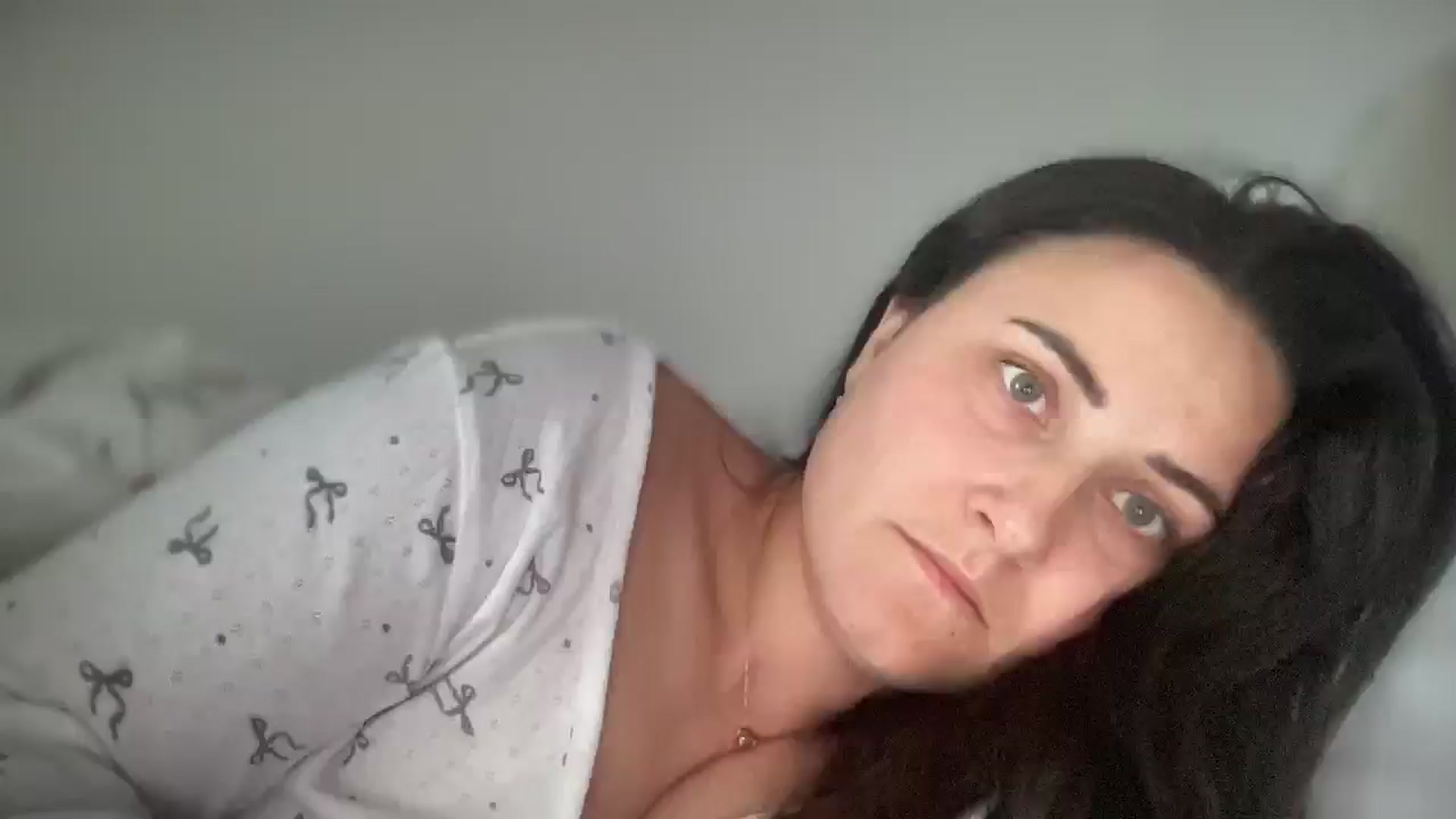 Gallery image thumbnail from Emafox's myfreecams stream on, 10/21/2024, 09:52 image 9 of 20