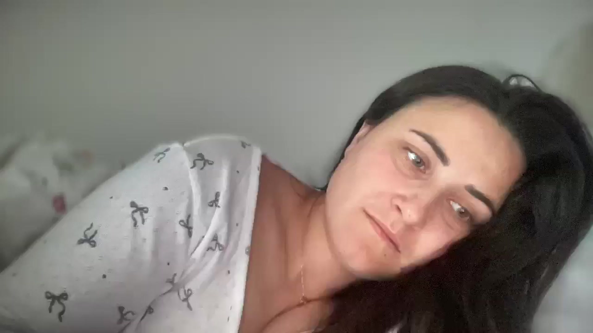 Gallery image thumbnail from Emafox's myfreecams stream on, 10/21/2024, 09:52 image 12 of 20