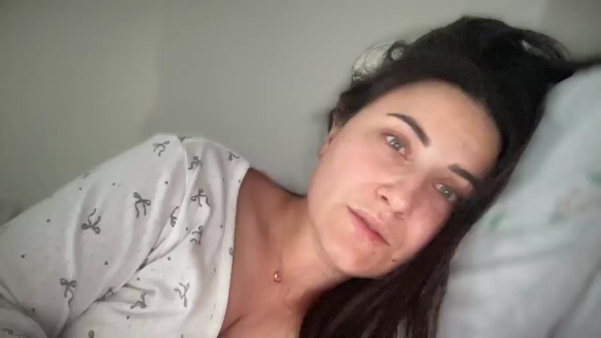 Gallery image thumbnail from Emafox's myfreecams stream on, 10/21/2024, 12:31 image 7 of 20