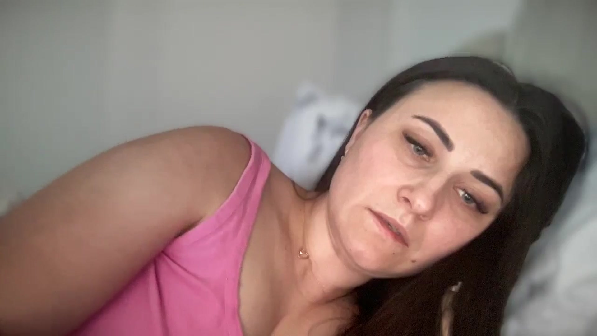 Gallery image thumbnail from Emafox's myfreecams stream on, 01/29/2025, 12:37 image 17 of 20