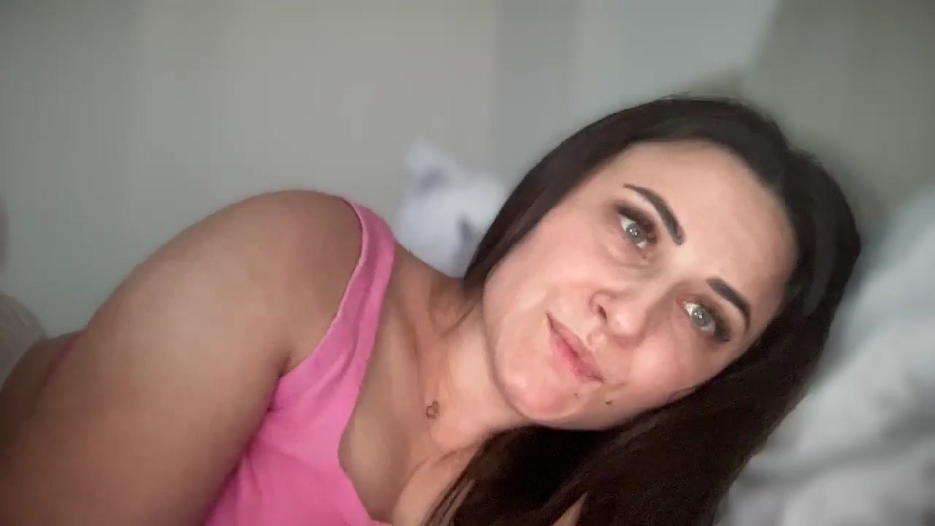 Gallery image thumbnail from Emafox's myfreecams stream on, 01/29/2025, 13:22 image 14 of 20