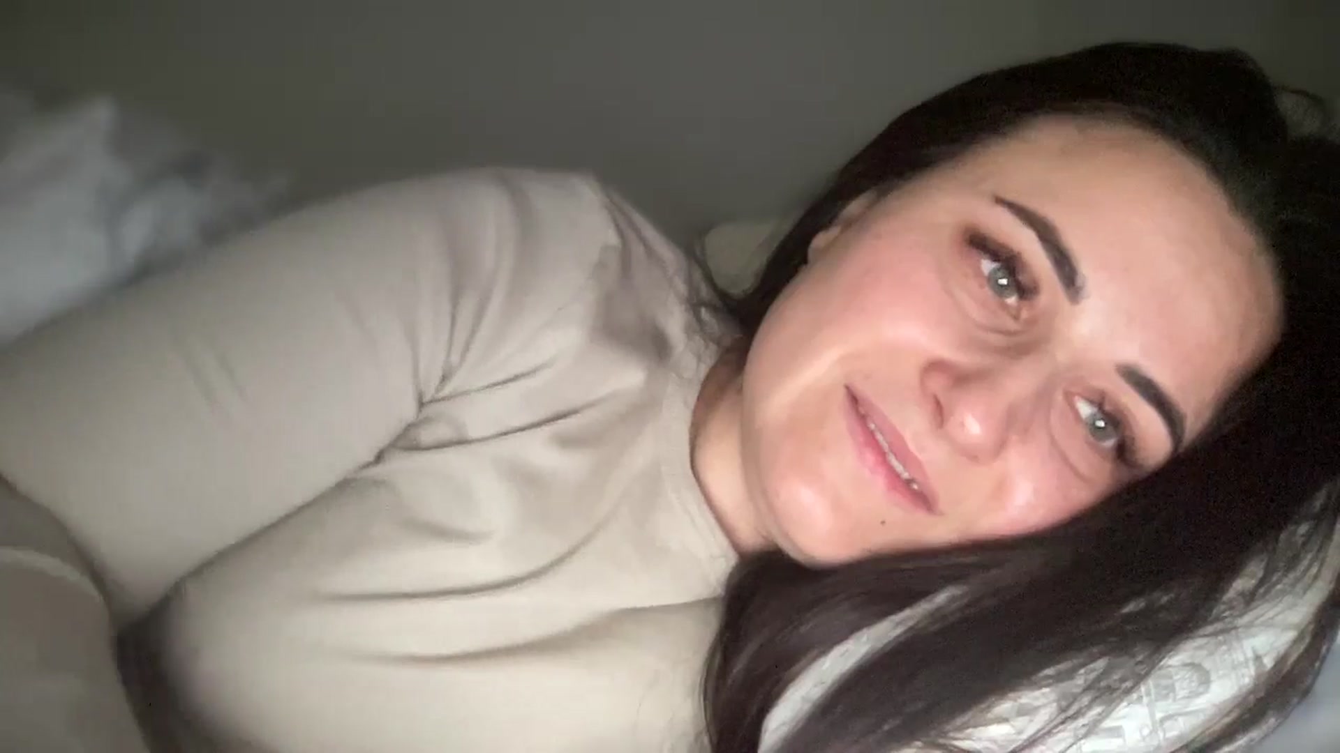 Gallery image thumbnail from Emafox's myfreecams stream on, 02/02/2025, 13:01 image 8 of 20