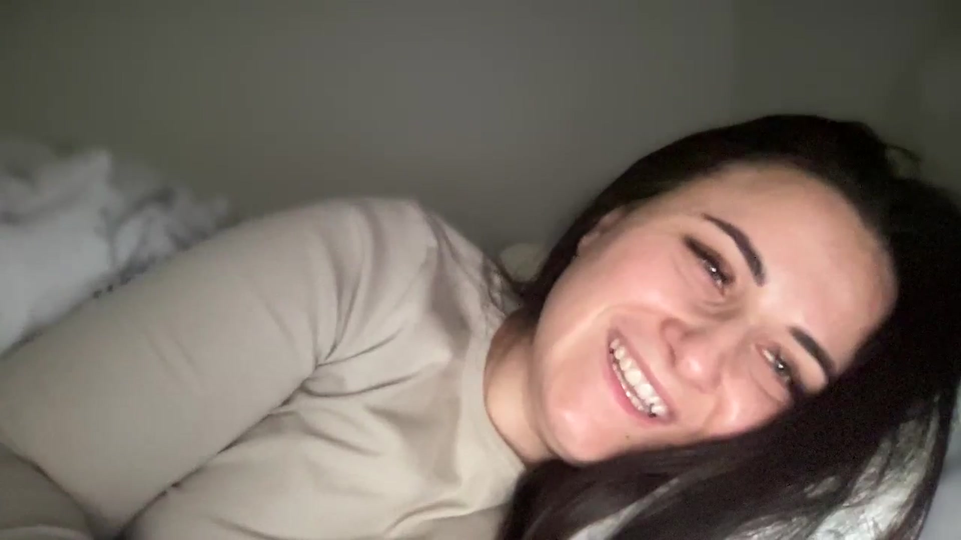 Gallery image thumbnail from Emafox's myfreecams stream on, 02/02/2025, 13:01 image 9 of 20