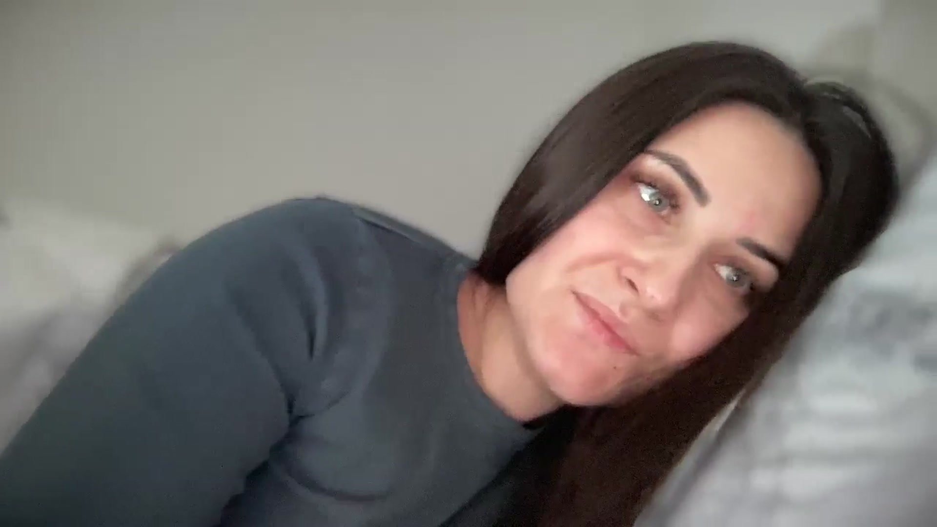 Gallery image thumbnail from Emafox's myfreecams stream on, 02/06/2025, 10:51 image 6 of 20