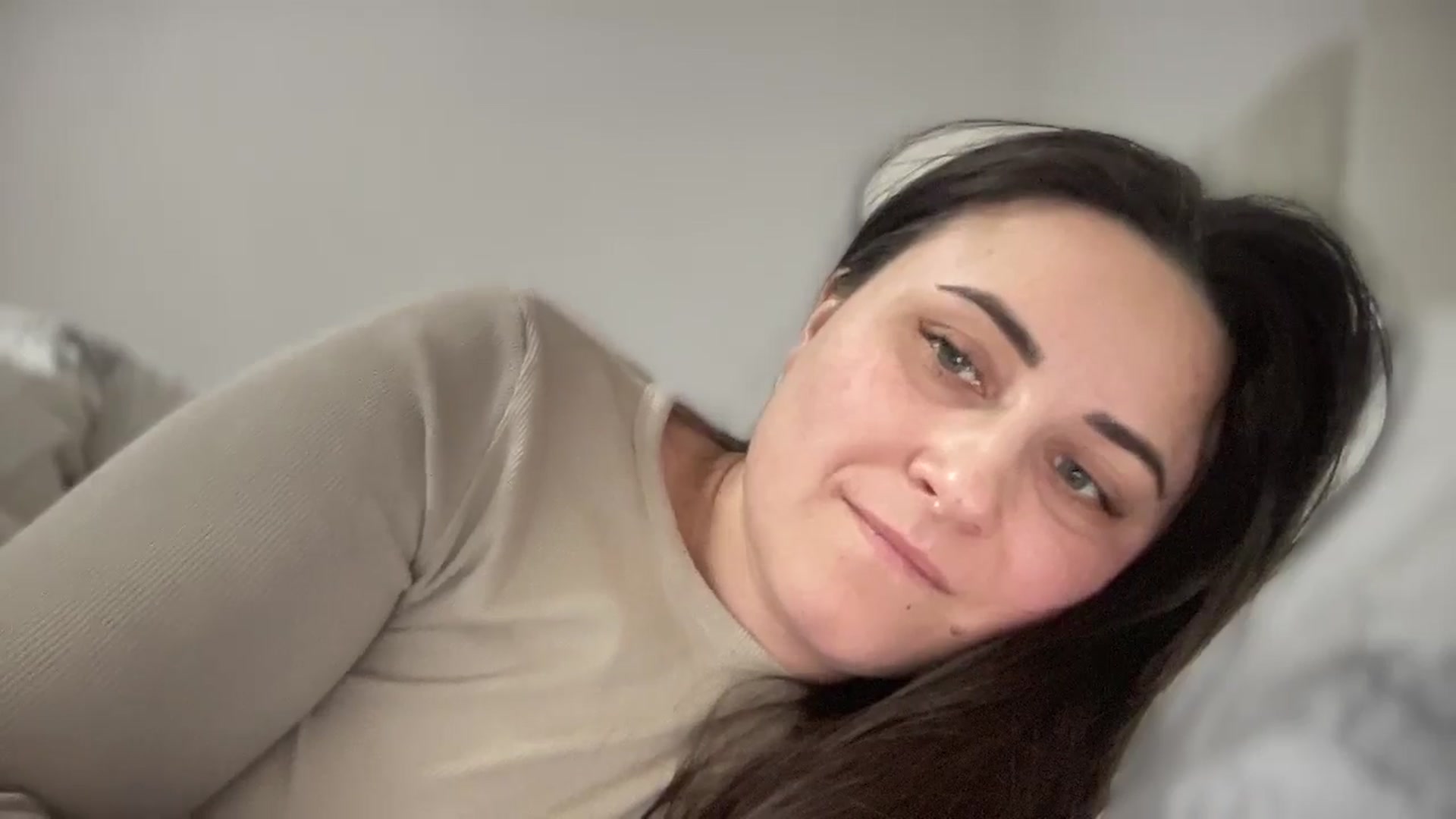 Gallery image thumbnail from Emafox's myfreecams stream on, 02/17/2025, 19:19 image 11 of 20