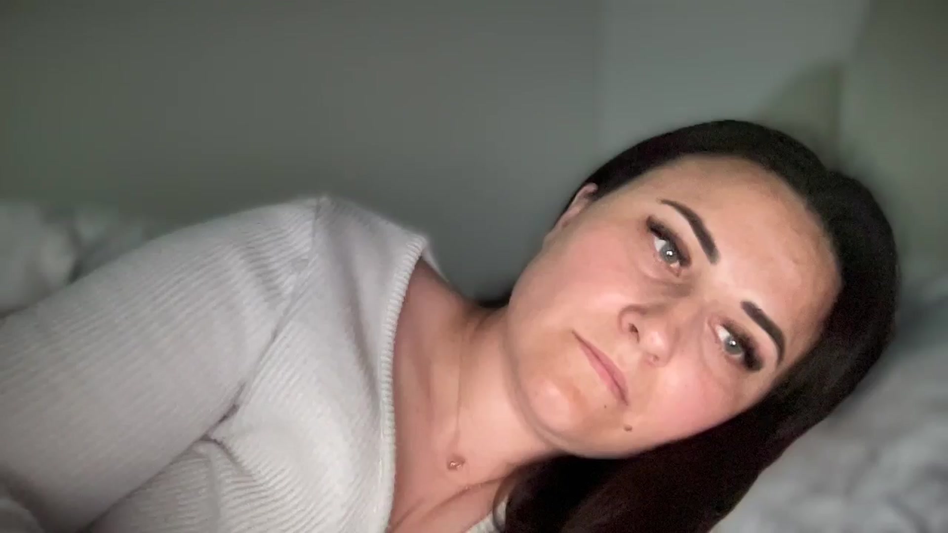 Gallery image thumbnail from Emafox's myfreecams stream on, 03/17/2025, 15:22 image 3 of 20
