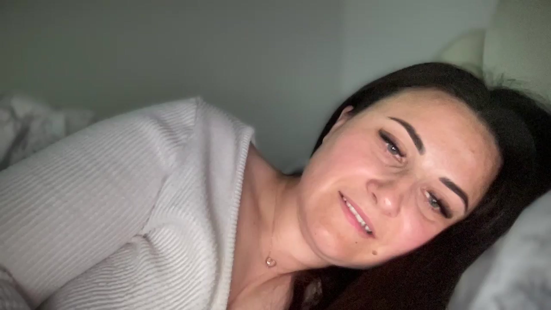 Gallery image thumbnail from Emafox's myfreecams stream on, 03/17/2025, 15:22 image 14 of 20