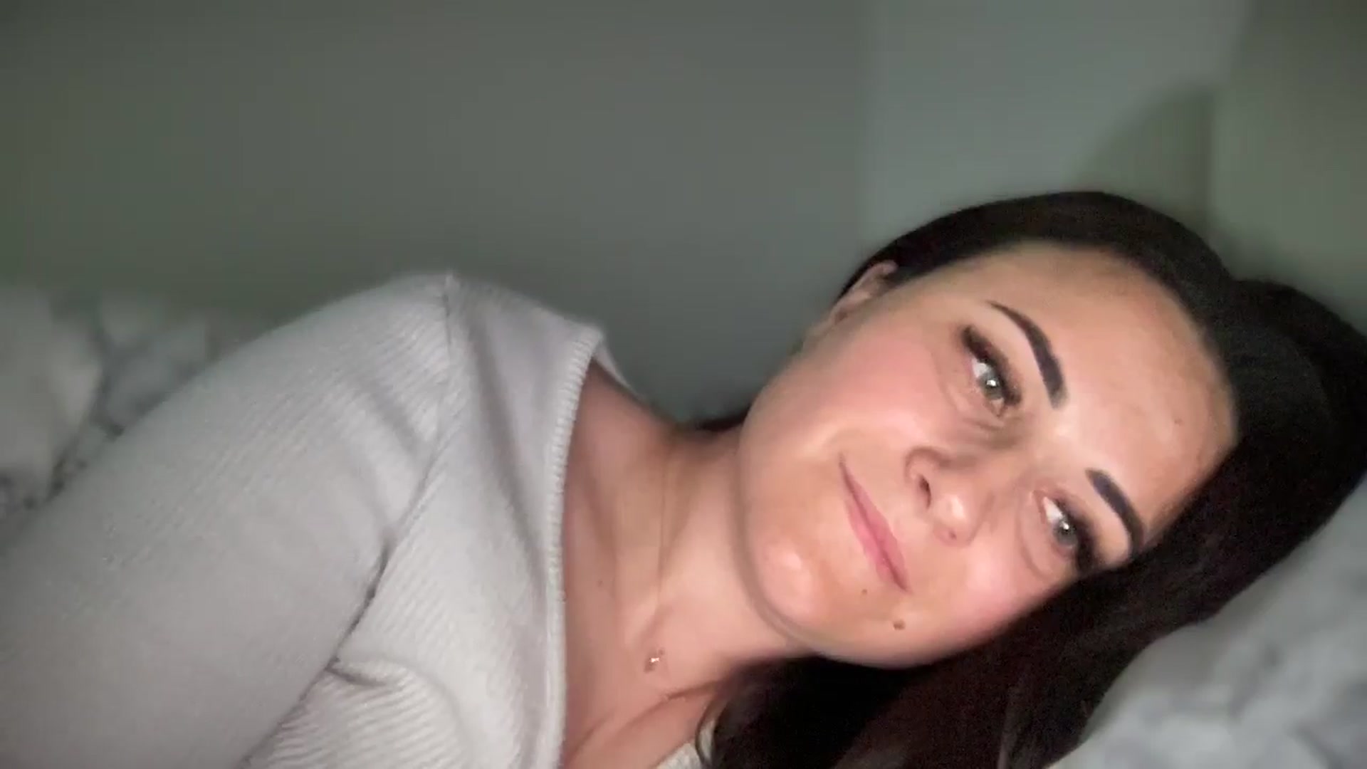 Gallery image thumbnail from Emafox's myfreecams stream on, 03/17/2025, 15:22 image 7 of 20