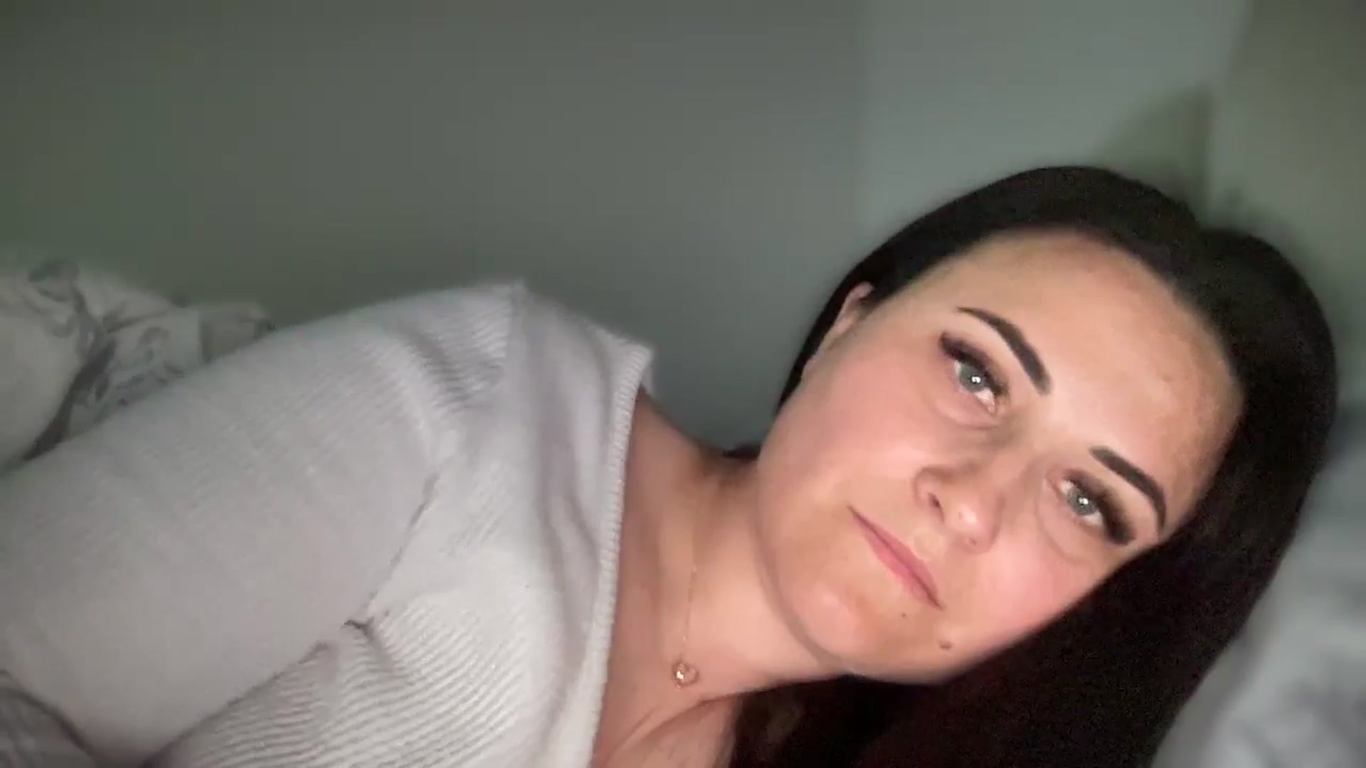 Gallery image thumbnail from Emafox's myfreecams stream on, 03/17/2025, 15:22 image 9 of 20