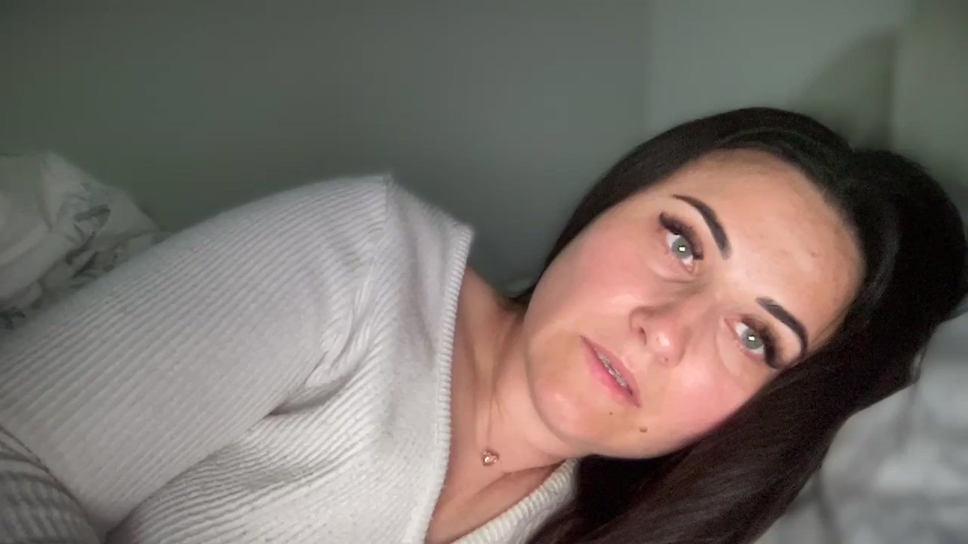 Gallery image thumbnail from Emafox's myfreecams stream on, 03/17/2025, 15:22 image 20 of 20