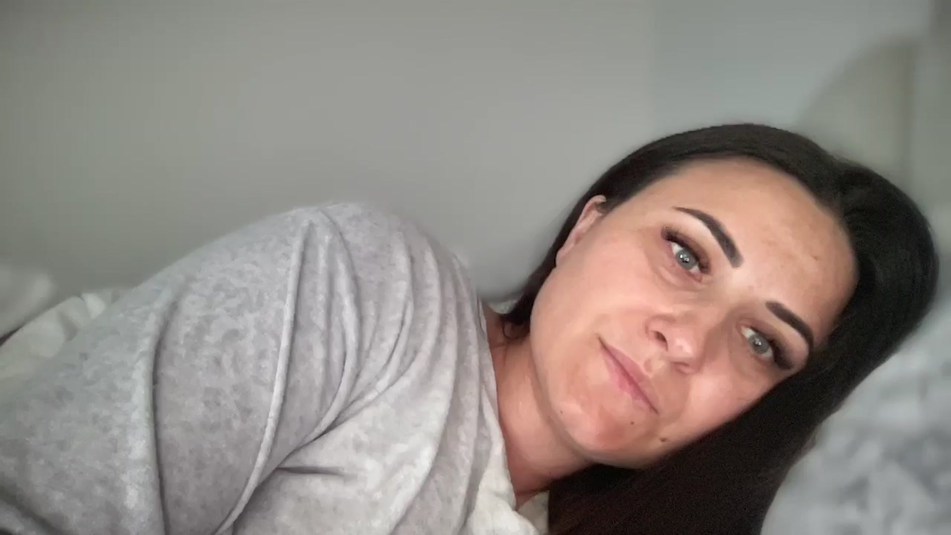 Gallery image thumbnail from Emafox's myfreecams stream on, 03/18/2025, 12:31 image 3 of 20