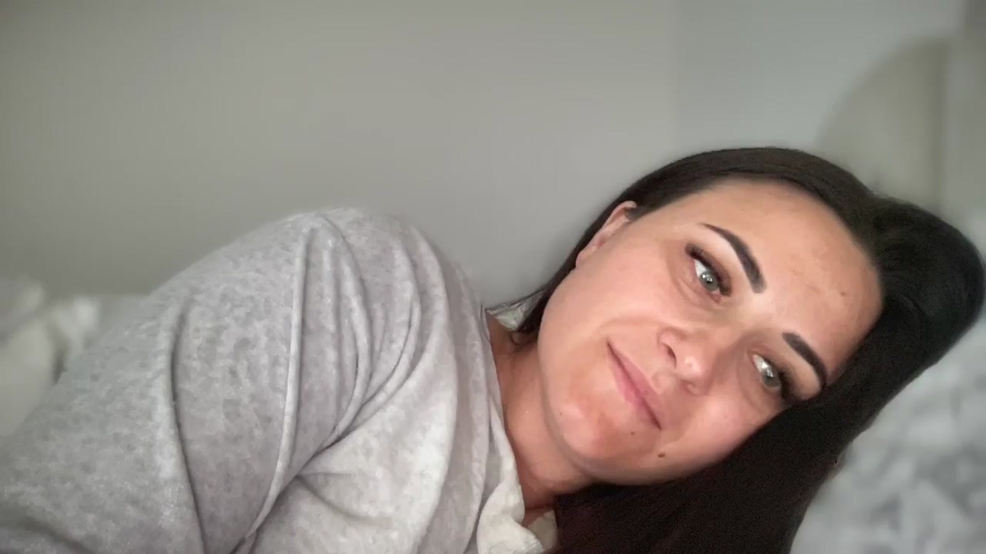Gallery image thumbnail from Emafox's myfreecams stream on, 03/18/2025, 12:31 image 7 of 20