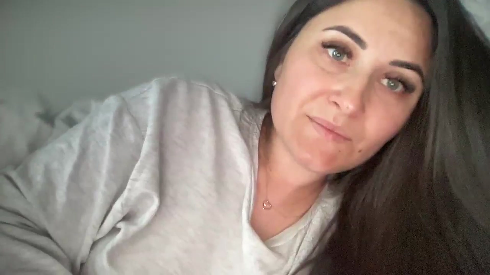 Gallery image thumbnail from Emafox's myfreecams stream on, 03/19/2025, 11:42 image 7 of 20