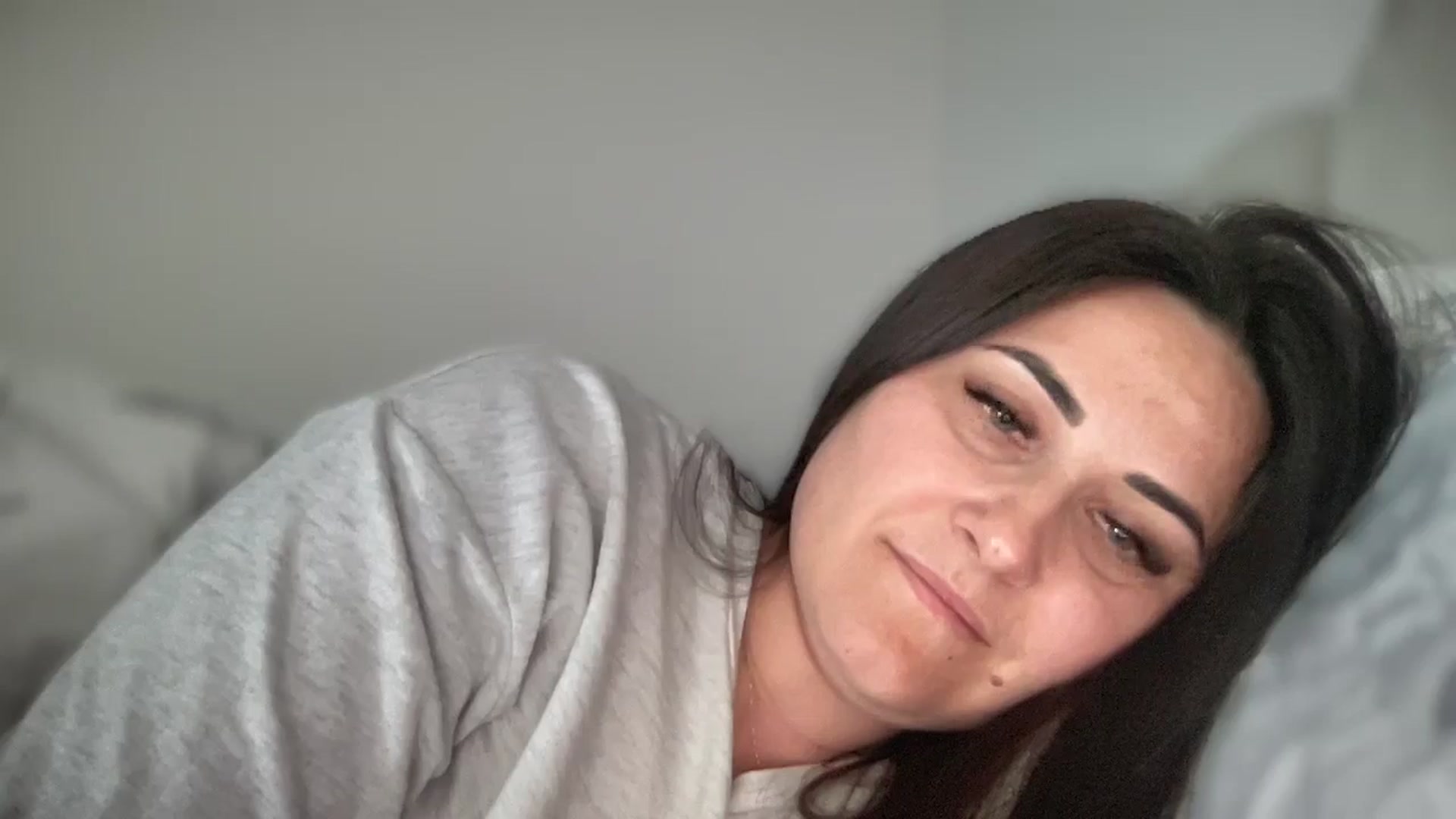 Gallery image thumbnail from Emafox's myfreecams stream on, 03/19/2025, 13:23 image 6 of 20