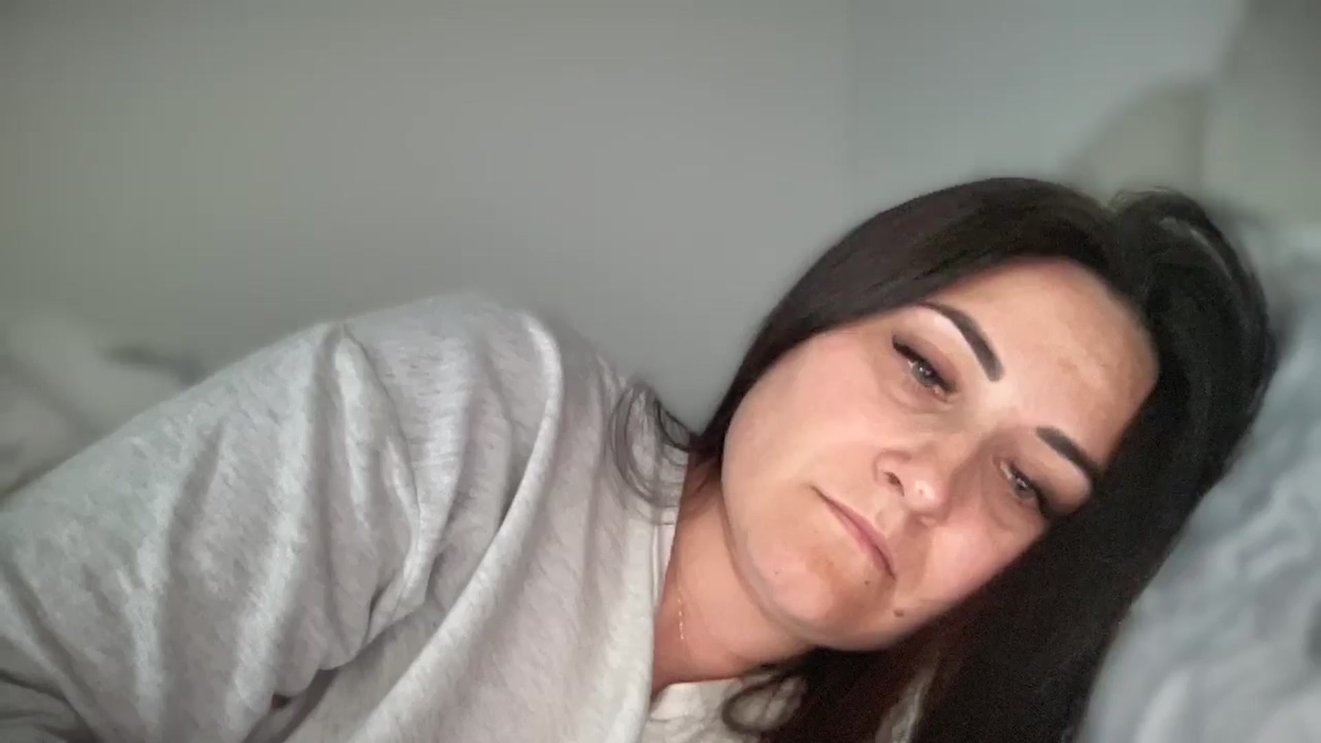 Gallery image thumbnail from Emafox's myfreecams stream on, 03/19/2025, 13:23 image 7 of 20