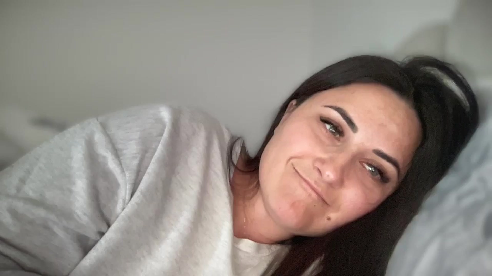Gallery image thumbnail from Emafox's myfreecams stream on, 03/19/2025, 13:23 image 14 of 20