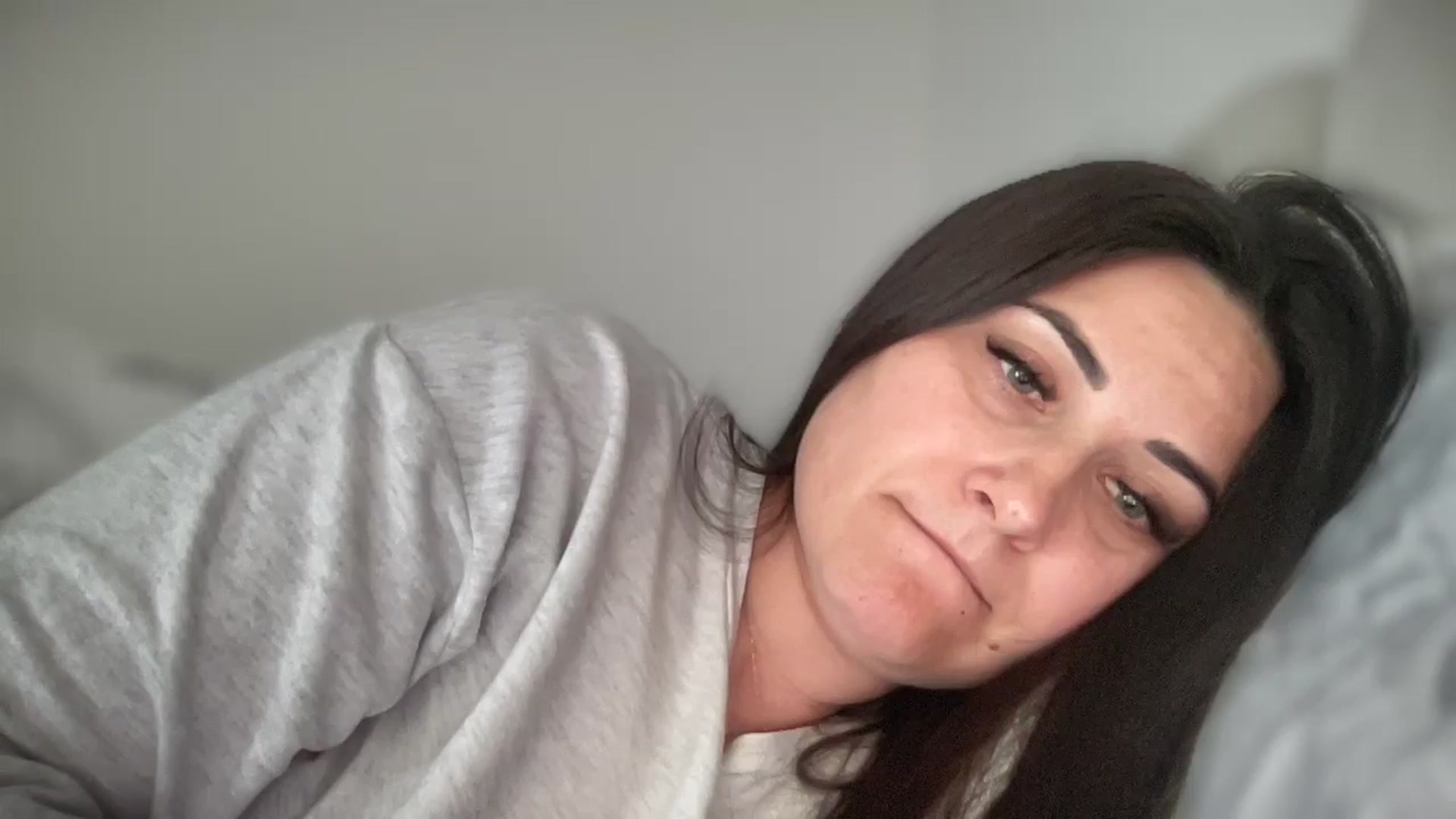 Gallery image thumbnail from Emafox's myfreecams stream on, 03/19/2025, 13:23 image 8 of 20