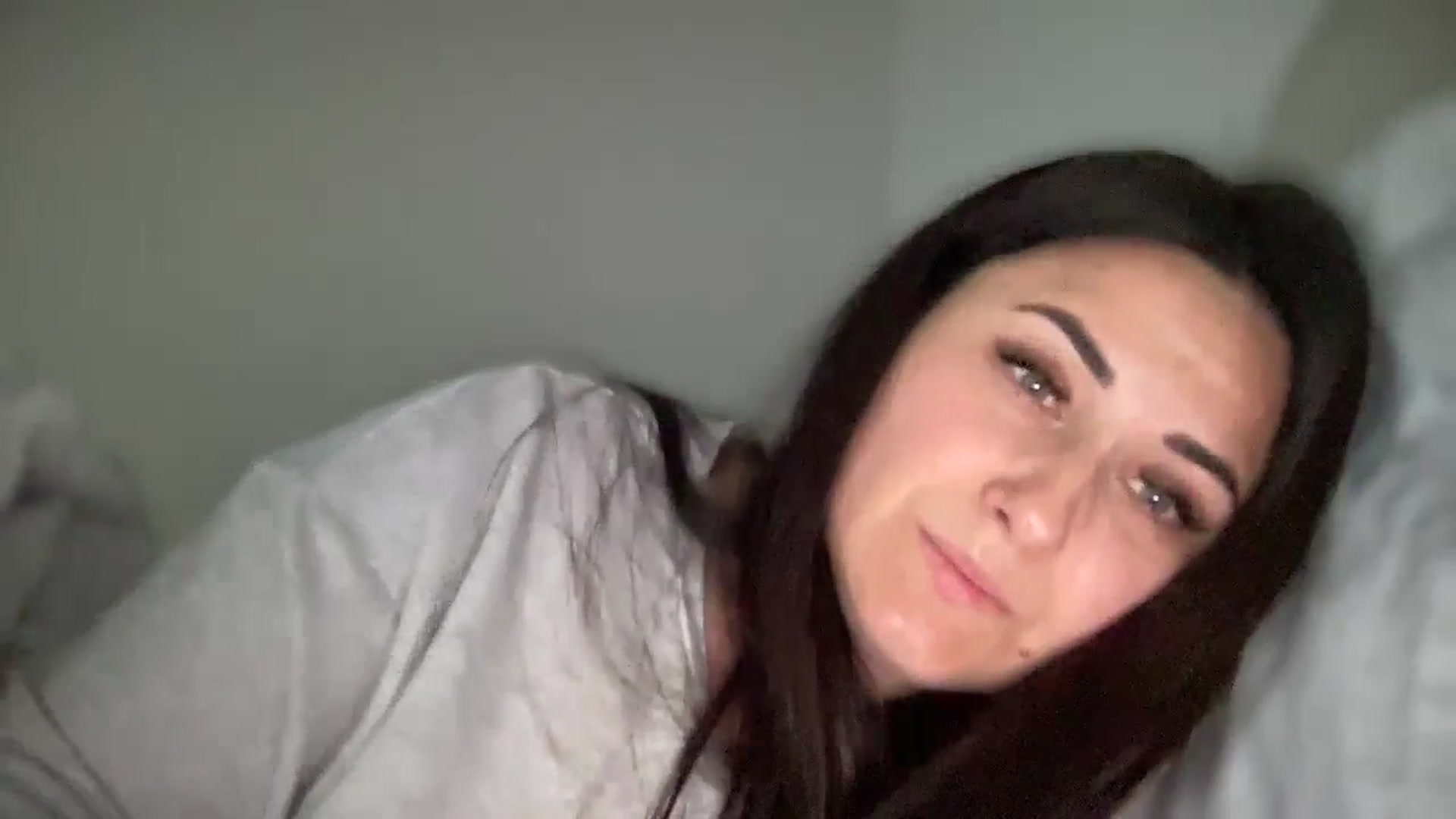 Gallery image thumbnail from Emafox's myfreecams stream on, 03/19/2025, 15:21 image 14 of 20