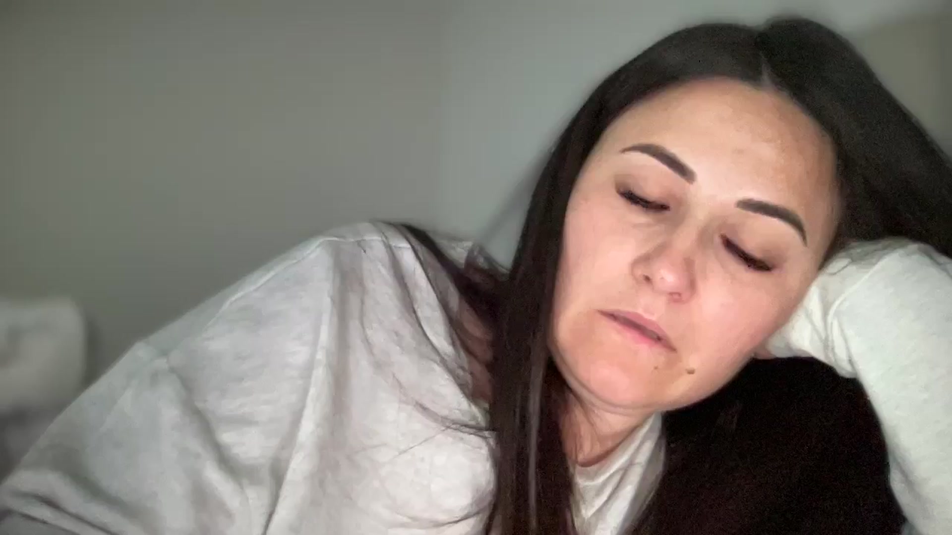 Gallery image thumbnail from Emafox's myfreecams stream on, 03/19/2025, 15:21 image 3 of 20