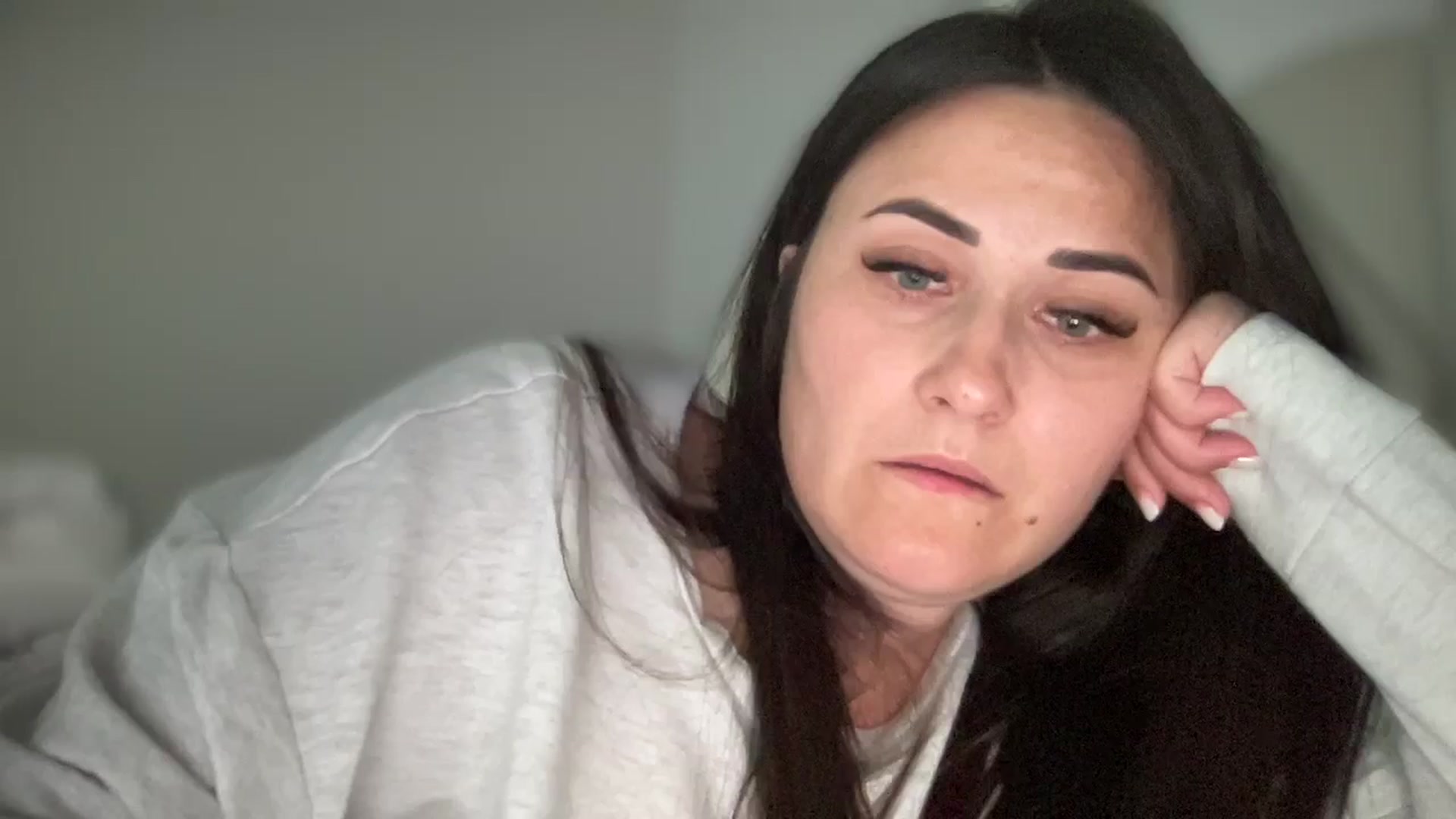 Gallery image thumbnail from Emafox's myfreecams stream on, 03/19/2025, 15:21 image 8 of 20