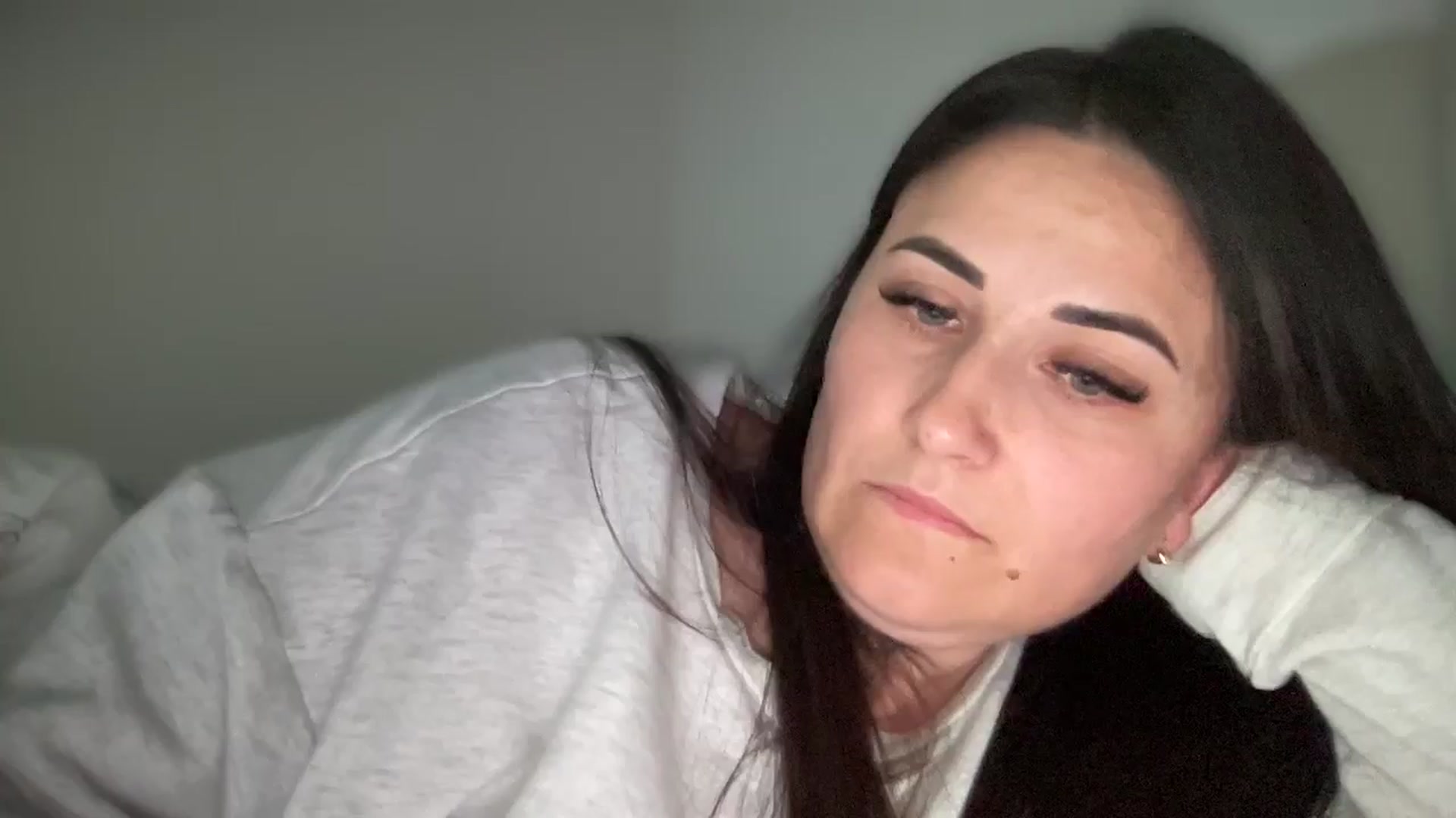 Gallery image thumbnail from Emafox's myfreecams stream on, 03/19/2025, 15:21 image 7 of 20