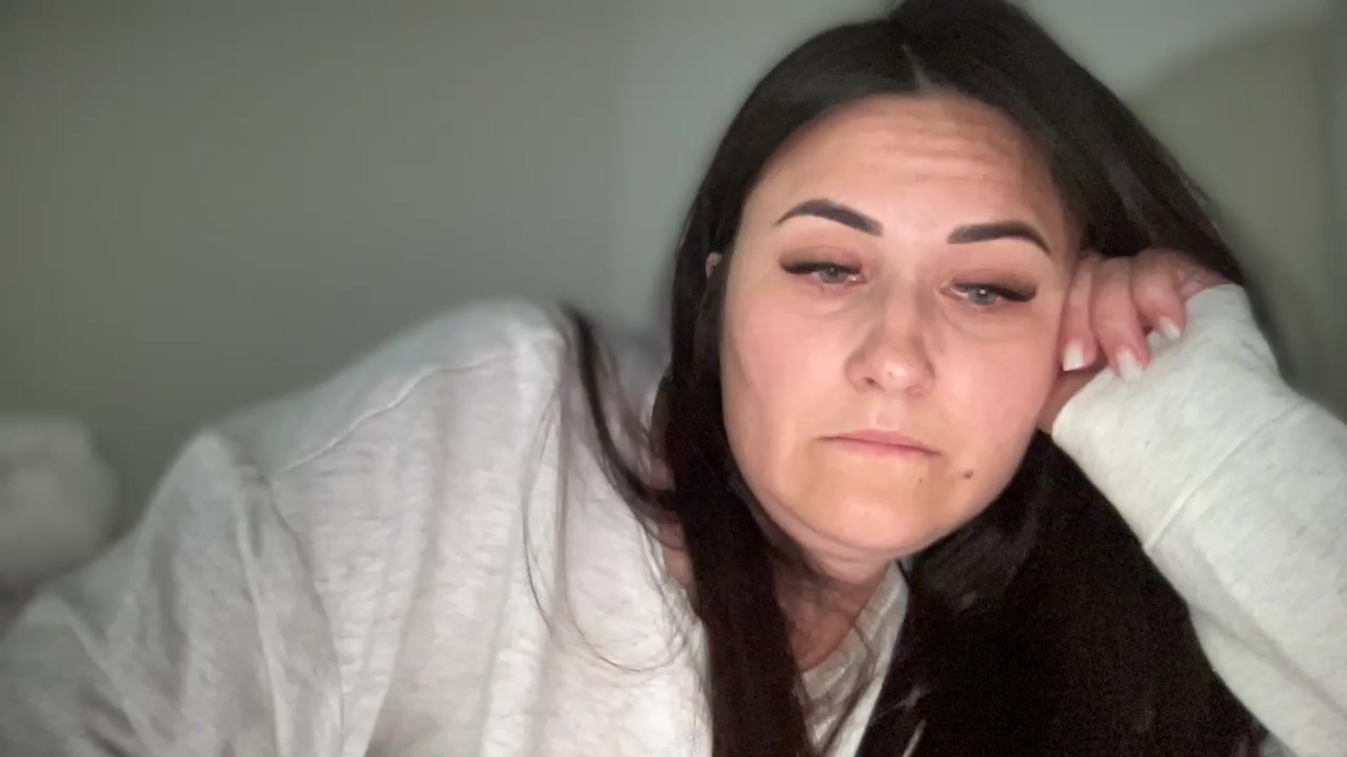 Gallery image thumbnail from Emafox's myfreecams stream on, 03/19/2025, 15:21 image 9 of 20