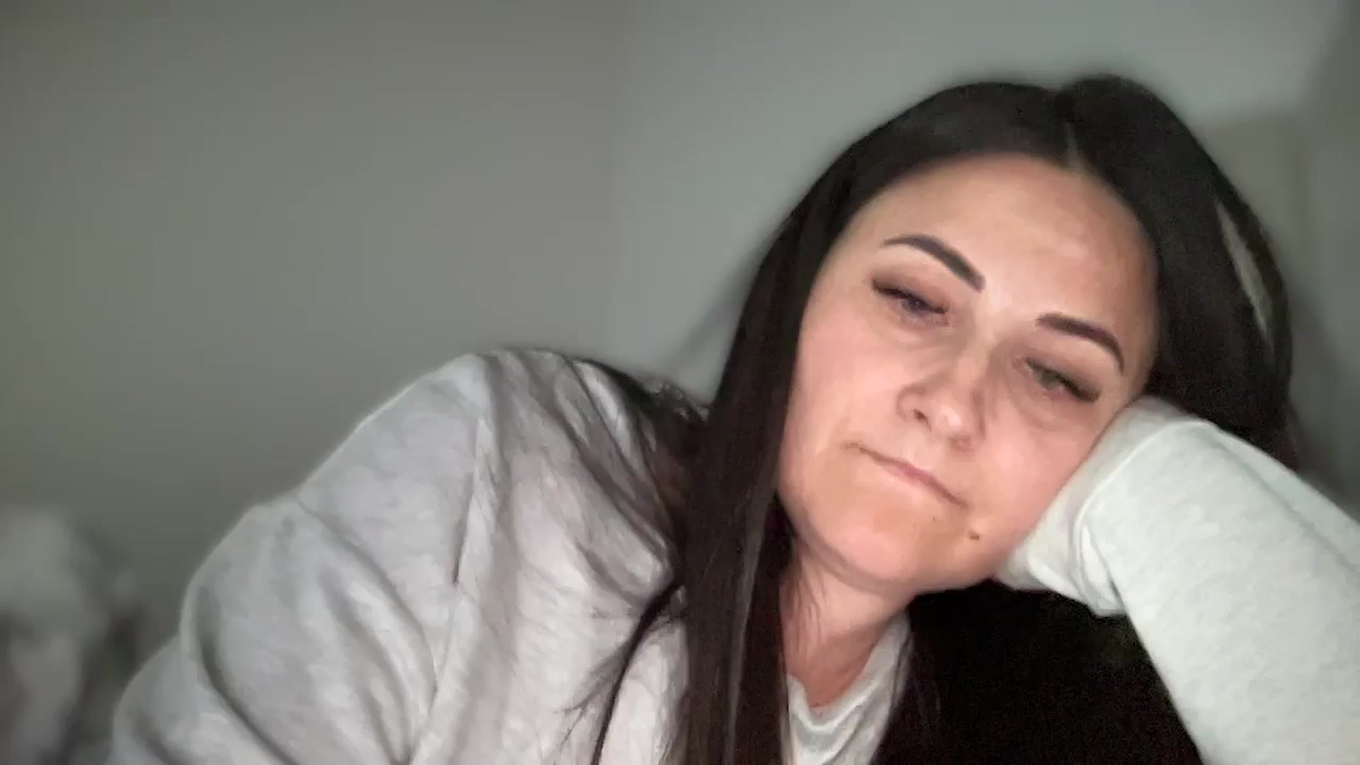 Gallery image thumbnail from Emafox's myfreecams stream on, 03/19/2025, 15:21 image 1 of 20