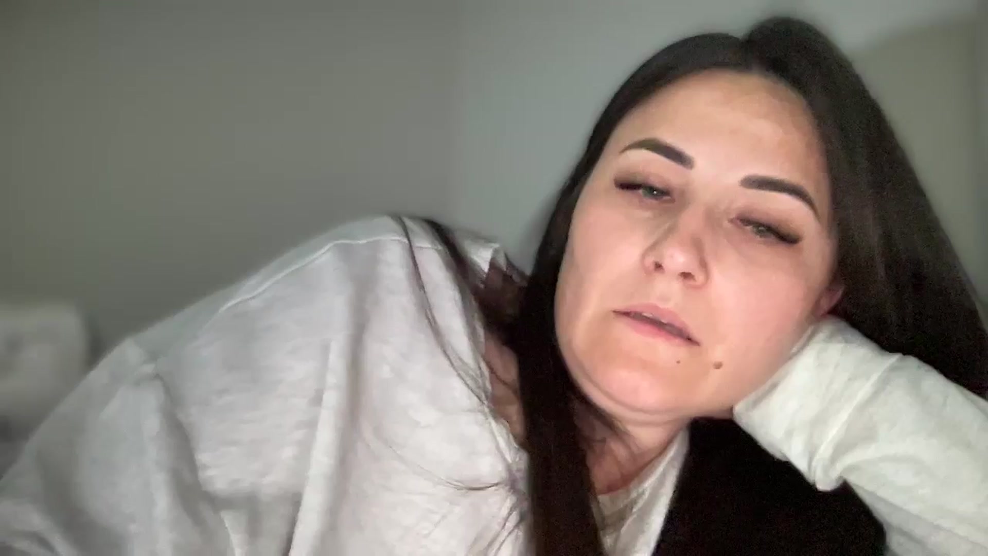 Gallery image thumbnail from Emafox's myfreecams stream on, 03/19/2025, 15:21 image 6 of 20